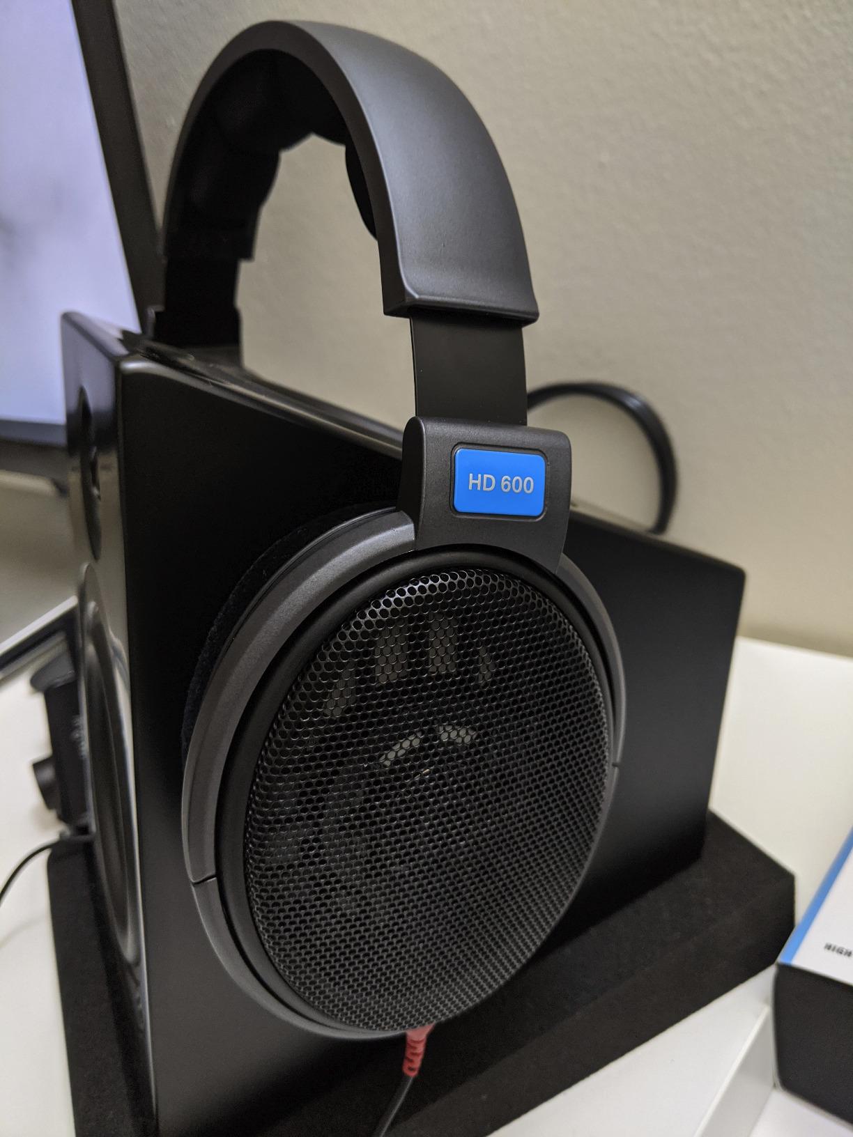 Sennheiser HD600 Headphones customer photo 1