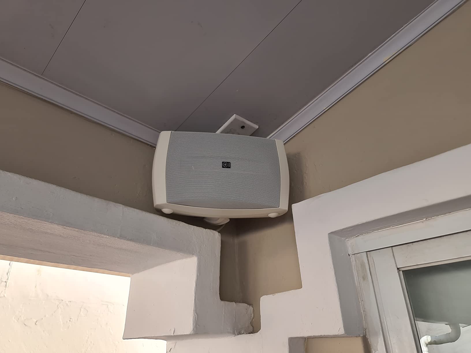 Yamaha Audio NS-AW150W 2-Way Indoor/Outdoor Speakers (Pair, White) customer photo 1