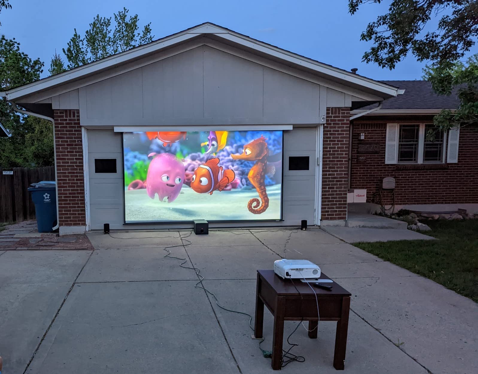 Elite Screens Manual Series, 100-INCH 16:9, Pull Down Manual Projector Screen with AUTO LOCK, Movie Home Theater 8K / 4K Ultra HD 3D Ready, 2-YEAR WARRANTY, M100UWH customer photo 2