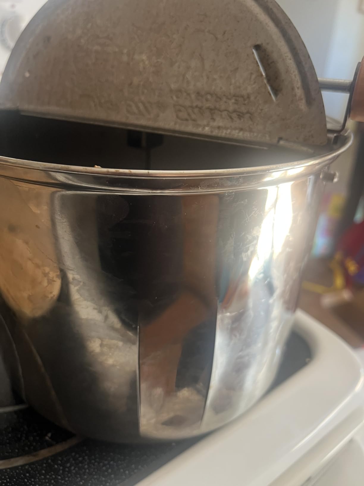 Stovetop Popcorn Maker - 6.5-Quart Stainless-Steel Popcorn Popper with a Hand Crank, Vented Lid, and Stir Paddle by Great Northern Popcorn (Silver) customer photo 1