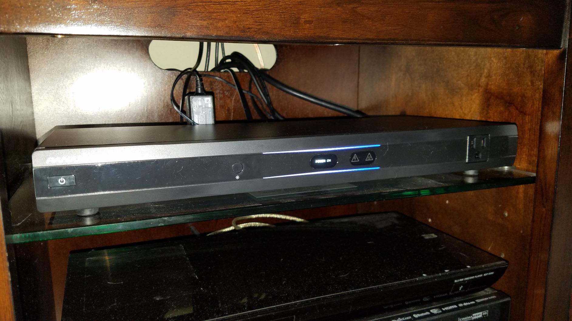 Panamax MR4000 8-Outlet Home Theater Power Conditioner & Surge Protector | 8 filtered outlets, 15A, 1350 joules, 52kA, 400V VPR, AVM, coax/LAN/tel protection, 1U rackmount customer photo 2