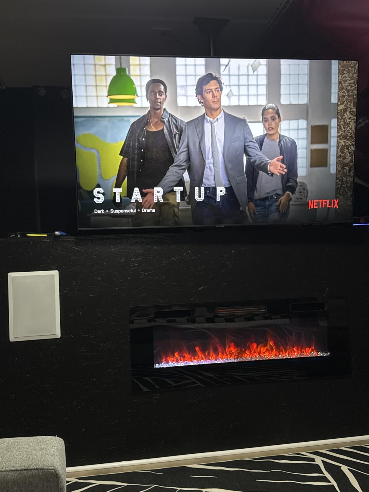 Mount-It! TV Ceiling Mount Bracket, Full Motion 360 Rotation, Fits 32-75 Inch Screens up to 110 lbs, VESA 200x200 to 600x400, Height Adjustable 22-36 Inches, Flat or Vaulted Ceilings, Black (MI-509B) customer photo 2