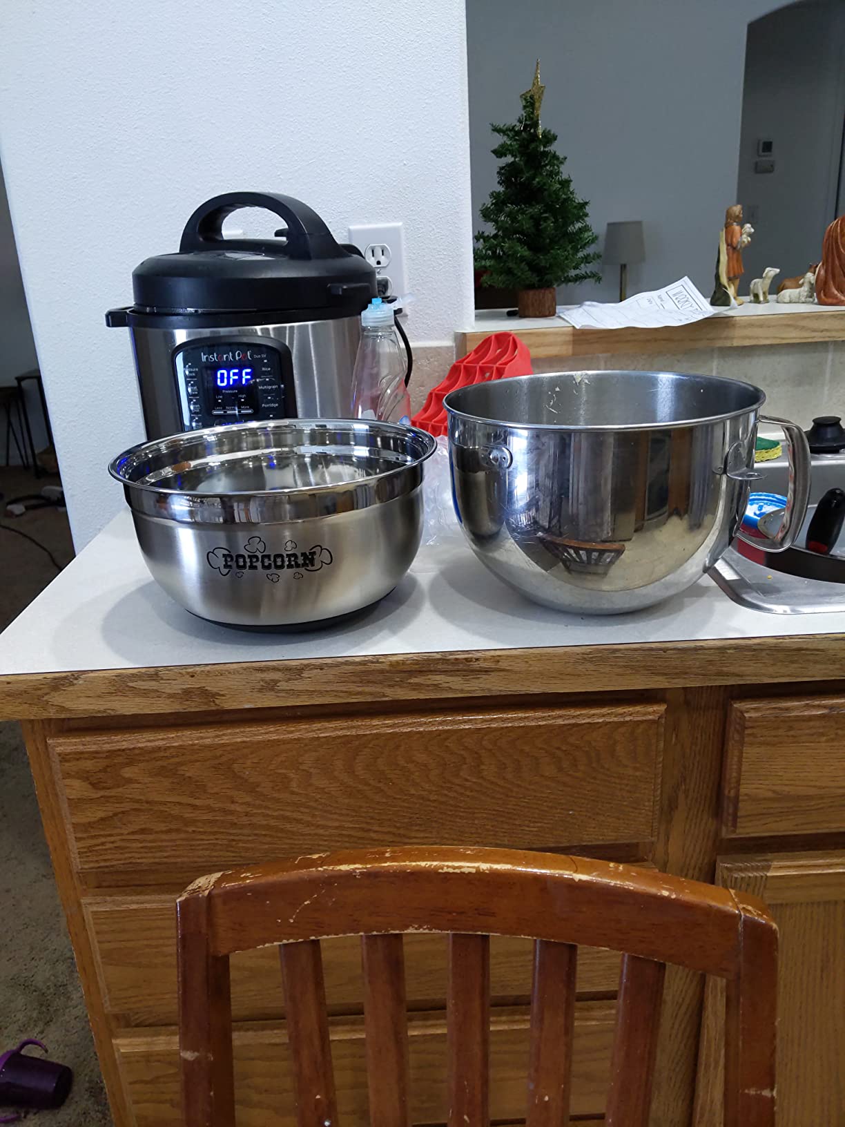 Wabash Valley Farms Stainless Steel Popcorn Bowl 8 Quarts, Silver, Perfect for Movie Nights, Parties and More customer photo 1