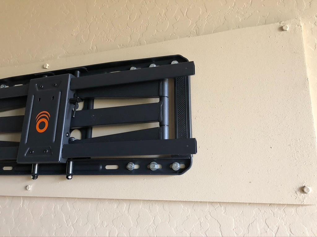 ECHOGEAR MaxMotion TV Wall Mount for Large TVs 42