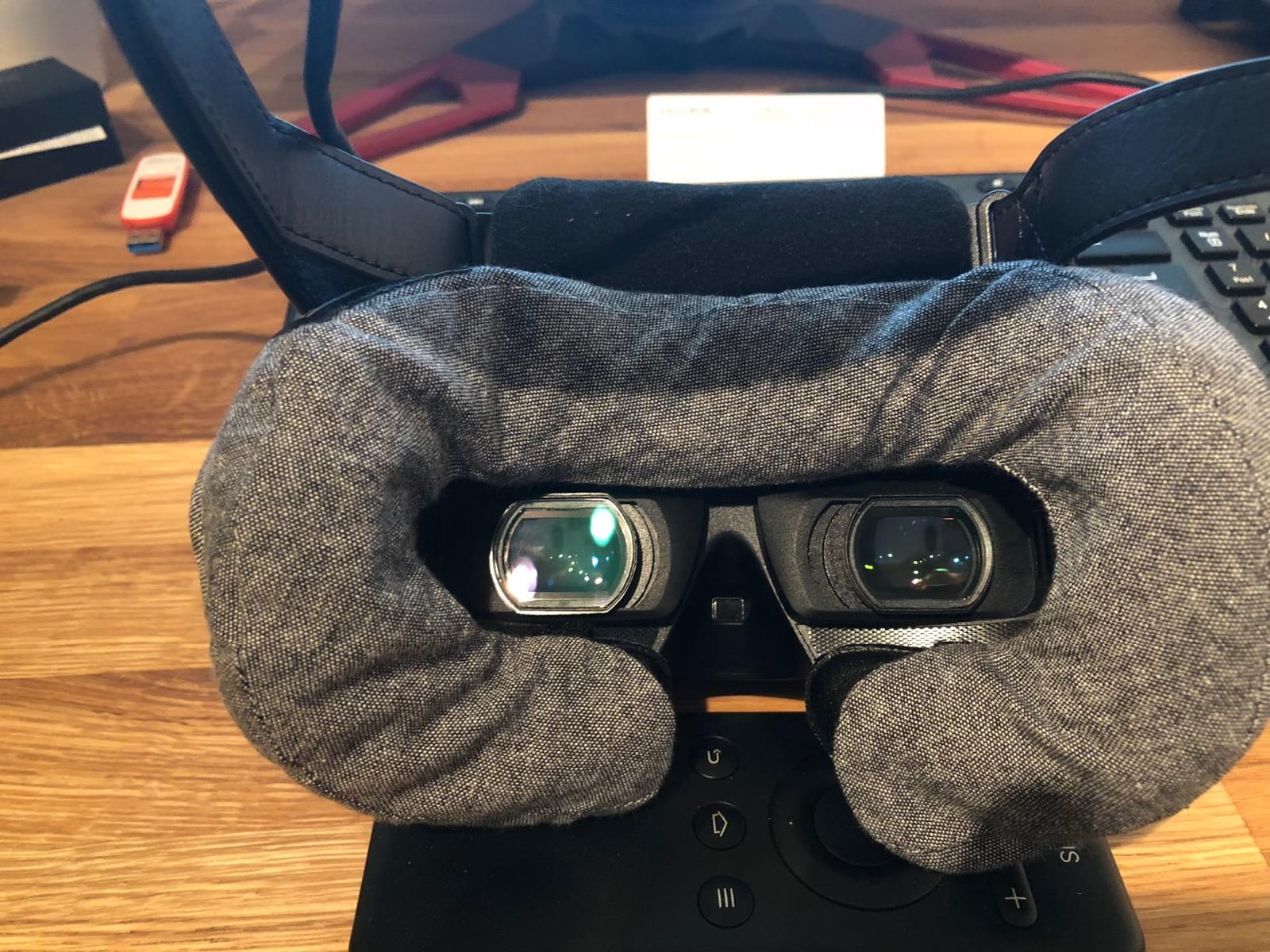 GOOVIS Pro AMOLED Display, Blu-Ray 2D/3D Glasses HMD Support 4K Blu-ray 3D Movies, Netflix Prime Video Hulu Apple TV+ YouTube Compatible customer photo 2