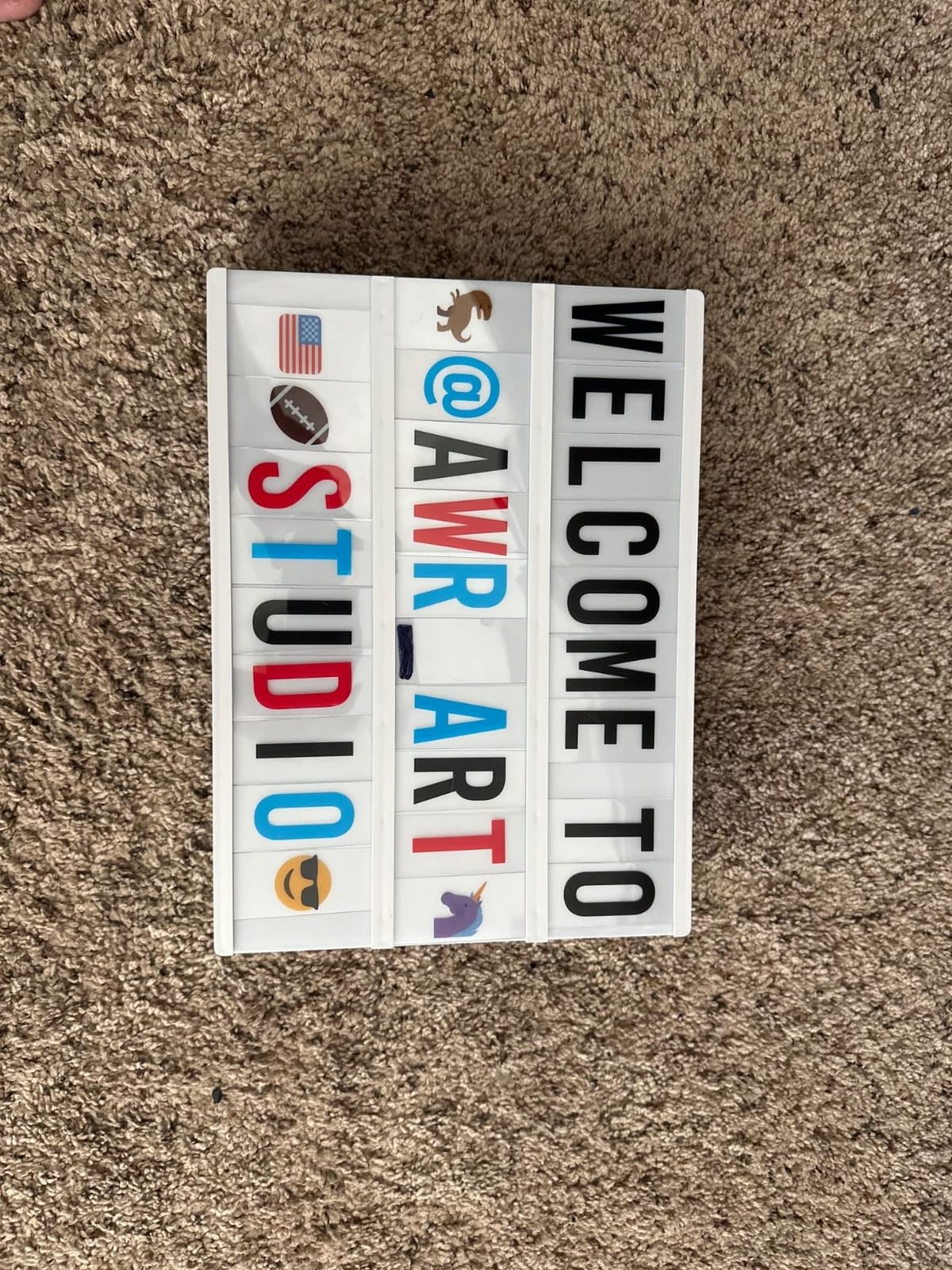 BONNYCO Cinema Light Box Color Changing with 400 Letters, Emojis, Remote Control and 2 Markers. Led Light Box 16 Colors Home, Office & Room Decor. Cinema Led Sign Letters Board, Gifts for Women Men customer photo 2