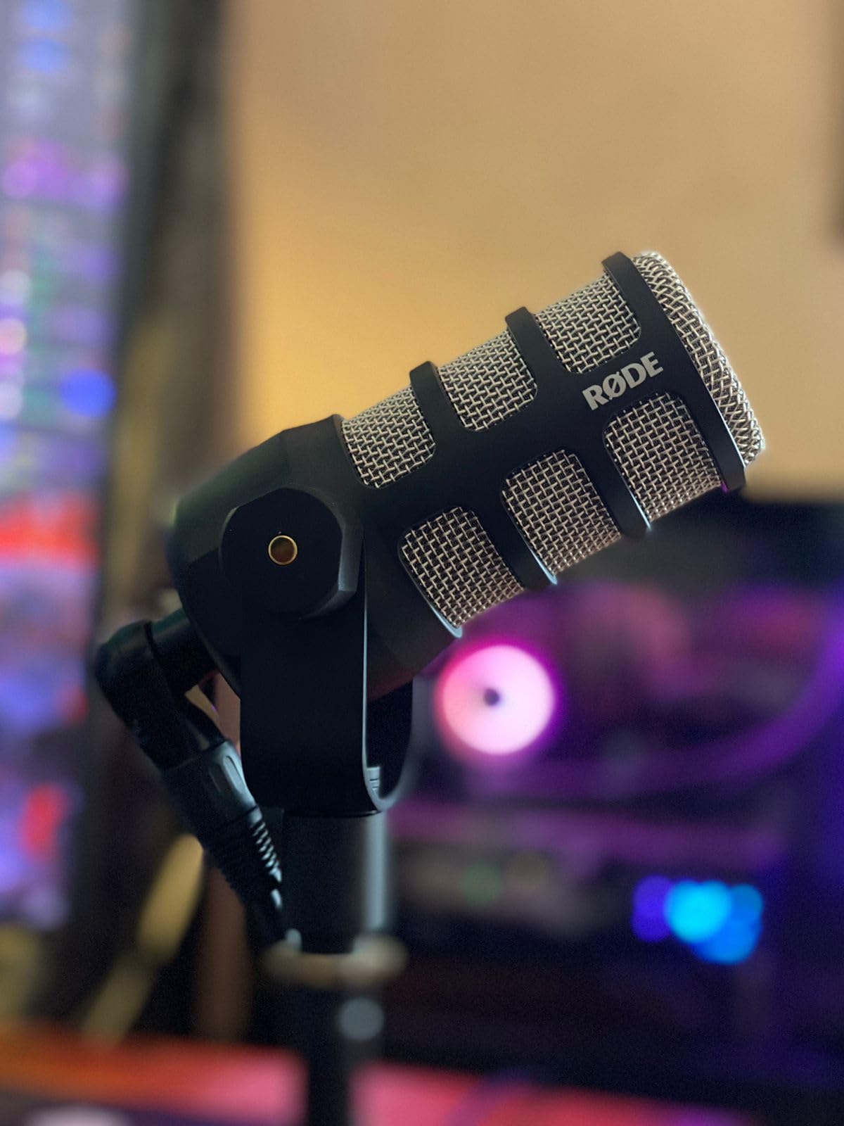 RODE PodMic Cardioid Dynamic Broadcast Microphone - XLR Output customer photo 2