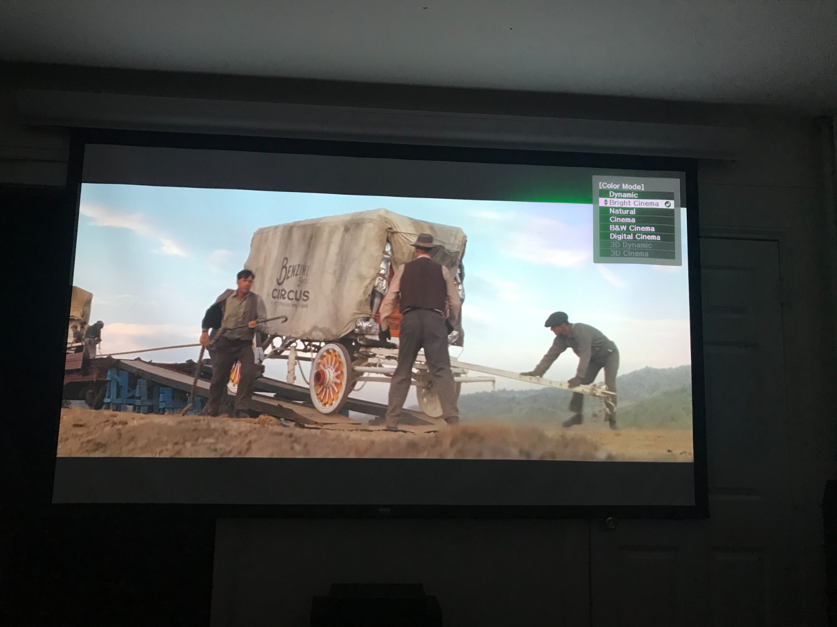 Epson Home Cinema 5050UB 4K PRO-UHD 3-Chip Projector with HDR, White customer photo 1