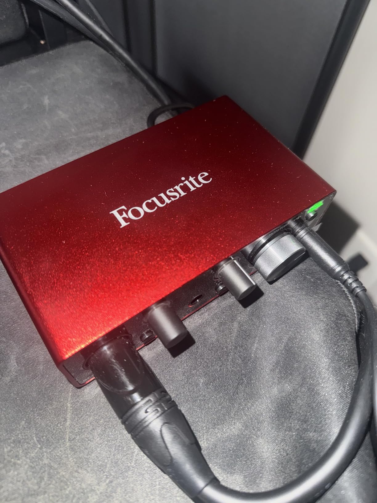 Focusrite Scarlett Solo 3rd Gen USB-C Audio Interface | 1 XLR Mic Preamp, 1 Hi-Z Instrument Input, 24-Bit/192kHz, 56dB Gain Range, Air Mode, macOS/Windows/iPadOS Compatible customer photo 2