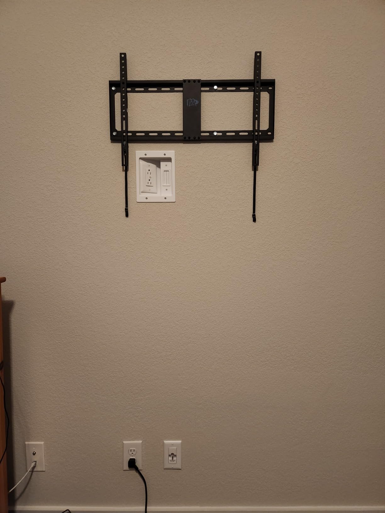 Legrand On-Q in-Wall TV Power Kit - Cable Management System with Recessed Outlet, Hides Wires for Wall-Mounted TVs, 6FT Power Cord, White, CPT306WV1 customer photo 2