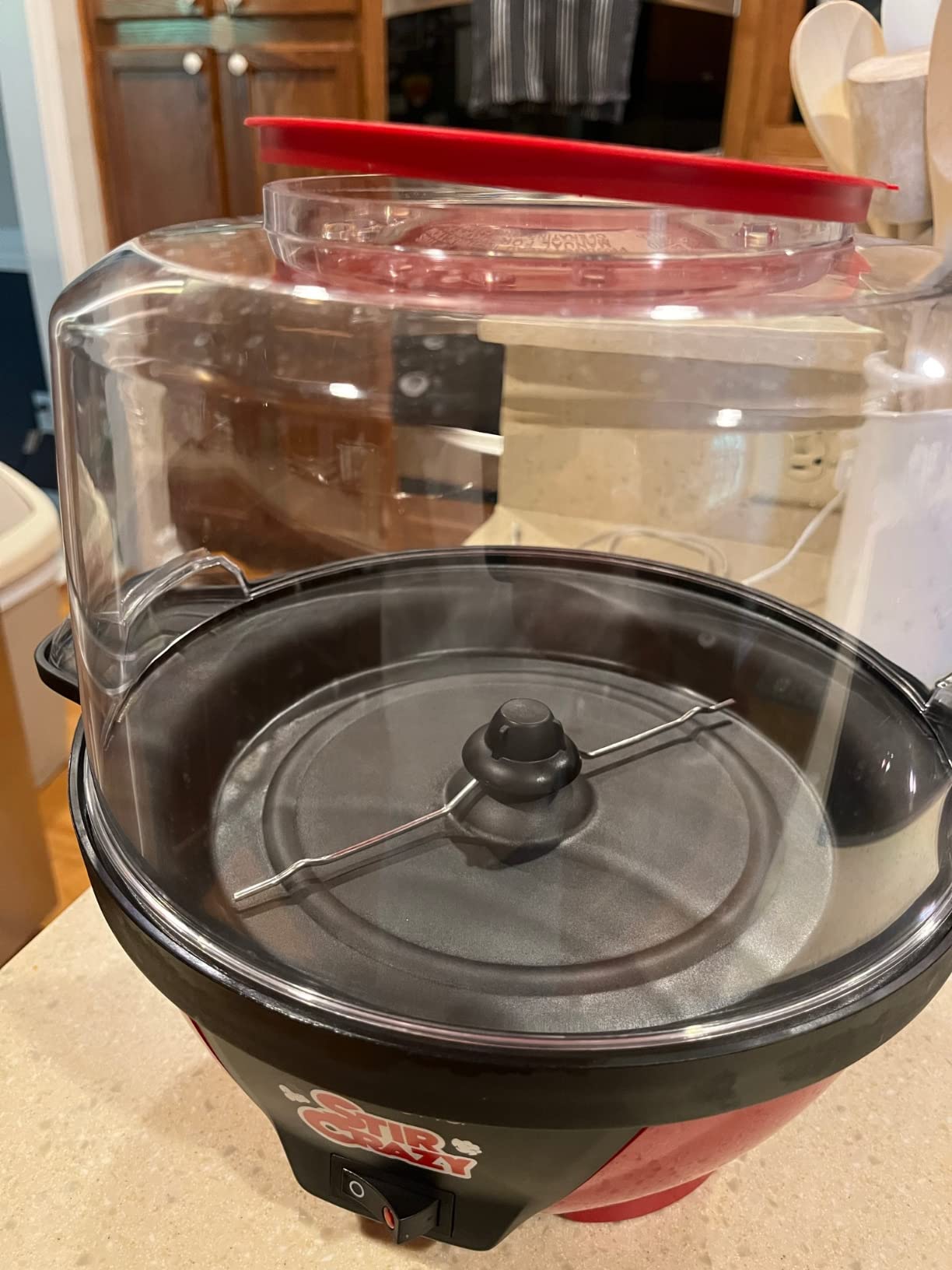 West Bend 82707B Stir Crazy Hot Oil Popcorn Popper, Popcorn Maker Machine with Large Serving Bowl Lid and Stirring Rod, 6 Qt, Black customer photo 2