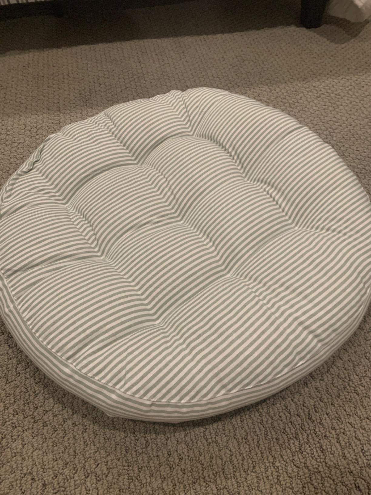 Tiita 22 Inch Floor Cushion - Round Outdoor Chair Cushion Pad (2 Count, Beige) customer photo 1