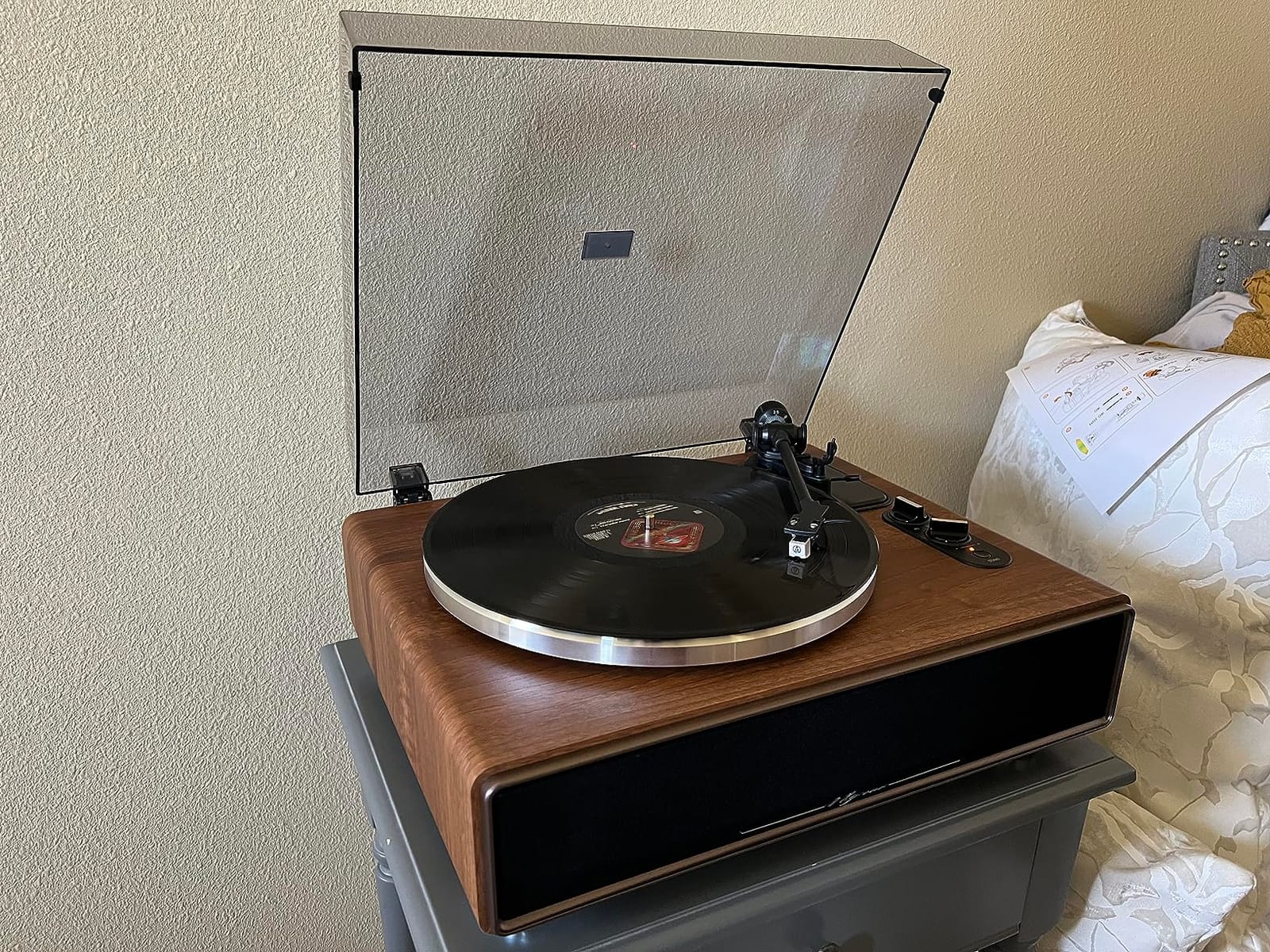 1 BY ONE High Fidelity Belt Drive Turntable with Built-in Speakers, Vinyl Record Player with Magnetic Cartridge, Wireless Playback and Aux-in Functionality, Auto Off customer photo 1