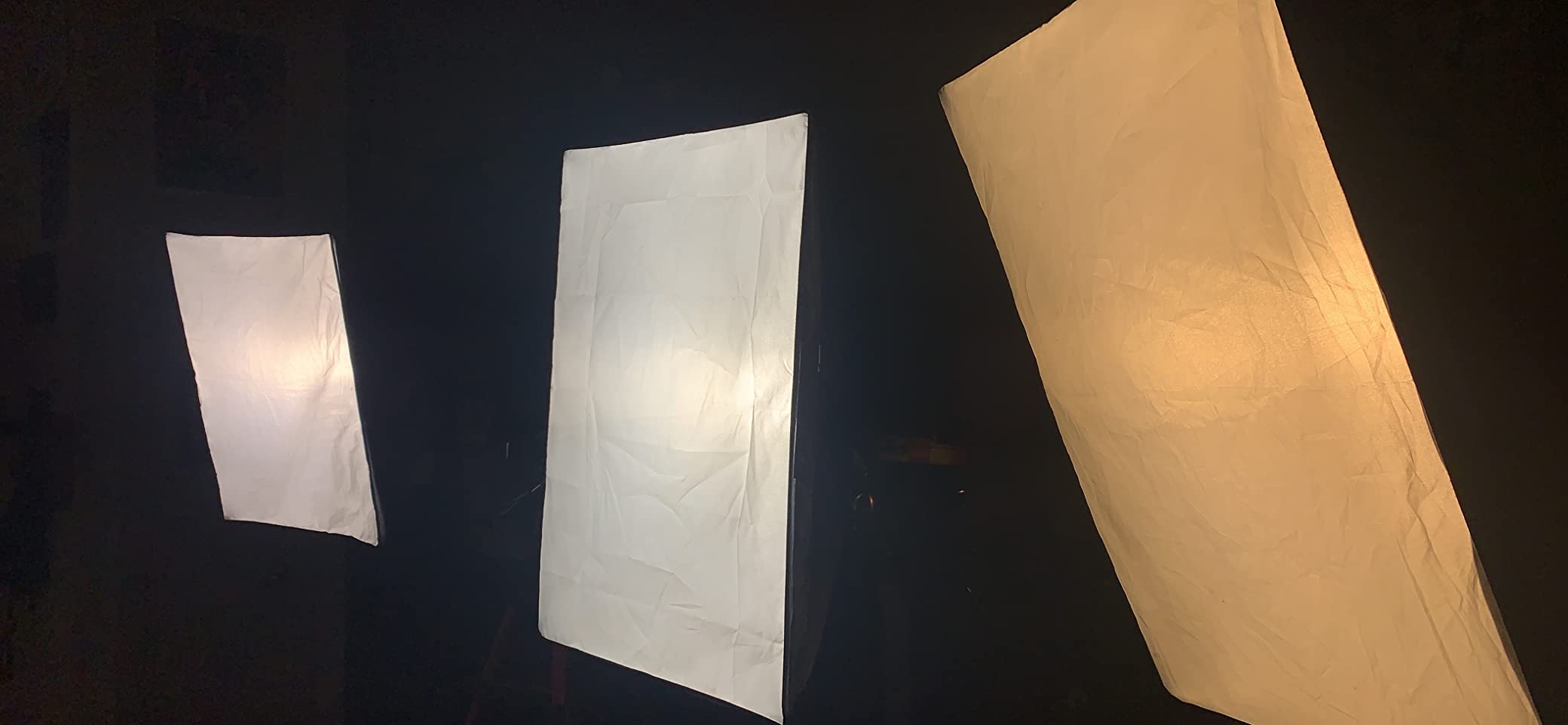 EMART 2PCS 85W 3000-6500K LED Light Bulb for Softbox/Umbrella, Photography, CRI 90+ E26/E27 Dimmable Color Temperature LED Bulbs with Remote Control for Studio Portrait, Video Recording customer photo 1
