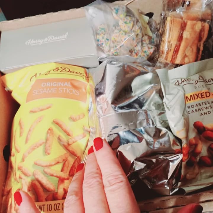 Harry & David Sweet & Salty Snacks Food Gift Basket With Popcorn, Mixed Nuts, Party Snack Mix, Galettes, Cookie Bars, And Gummies customer photo 2