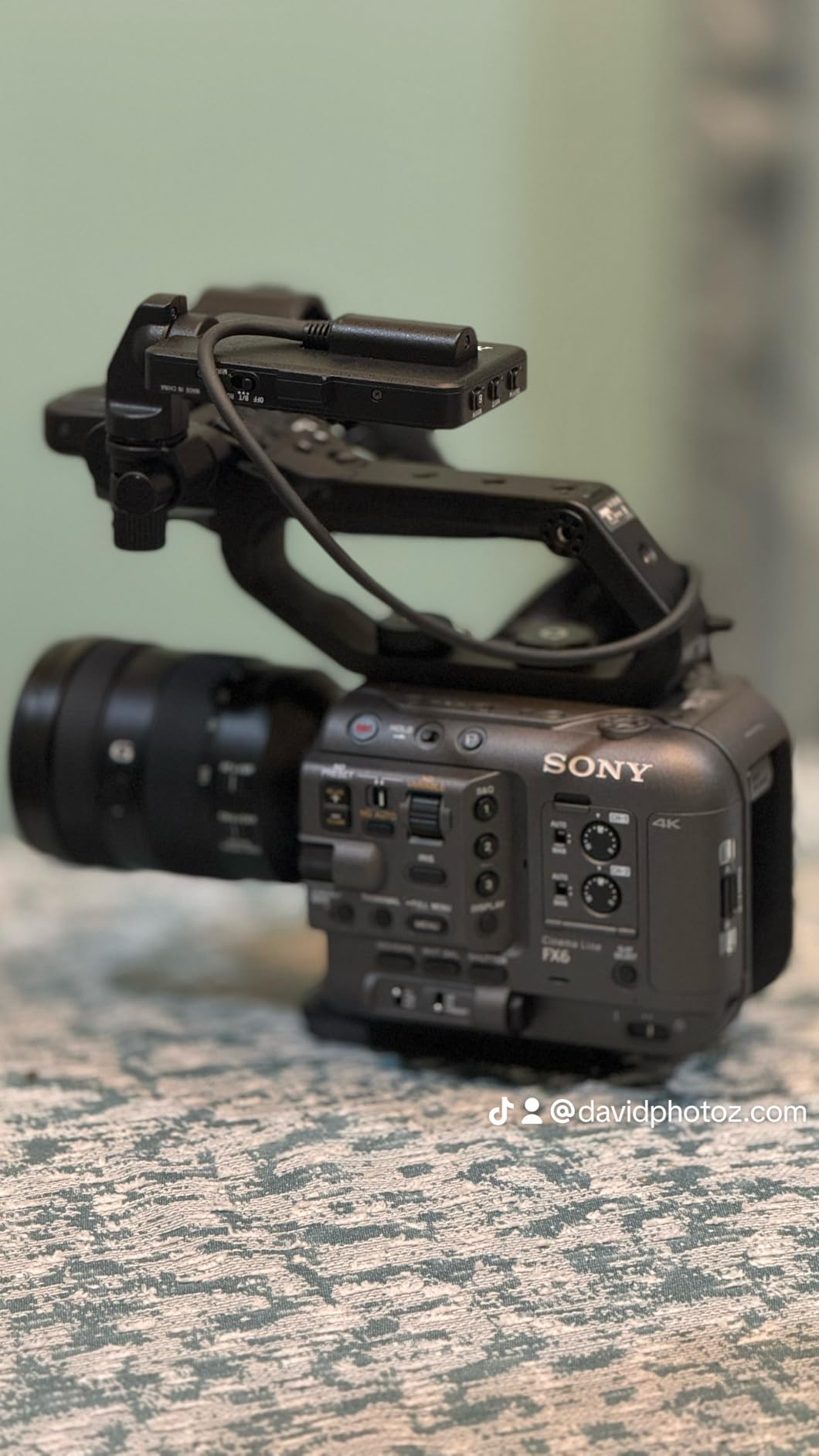 Sony ILME-FX6 Cinema Line Full-Frame Camera with SEL24105G, 10.2 MP, 4K customer photo 1