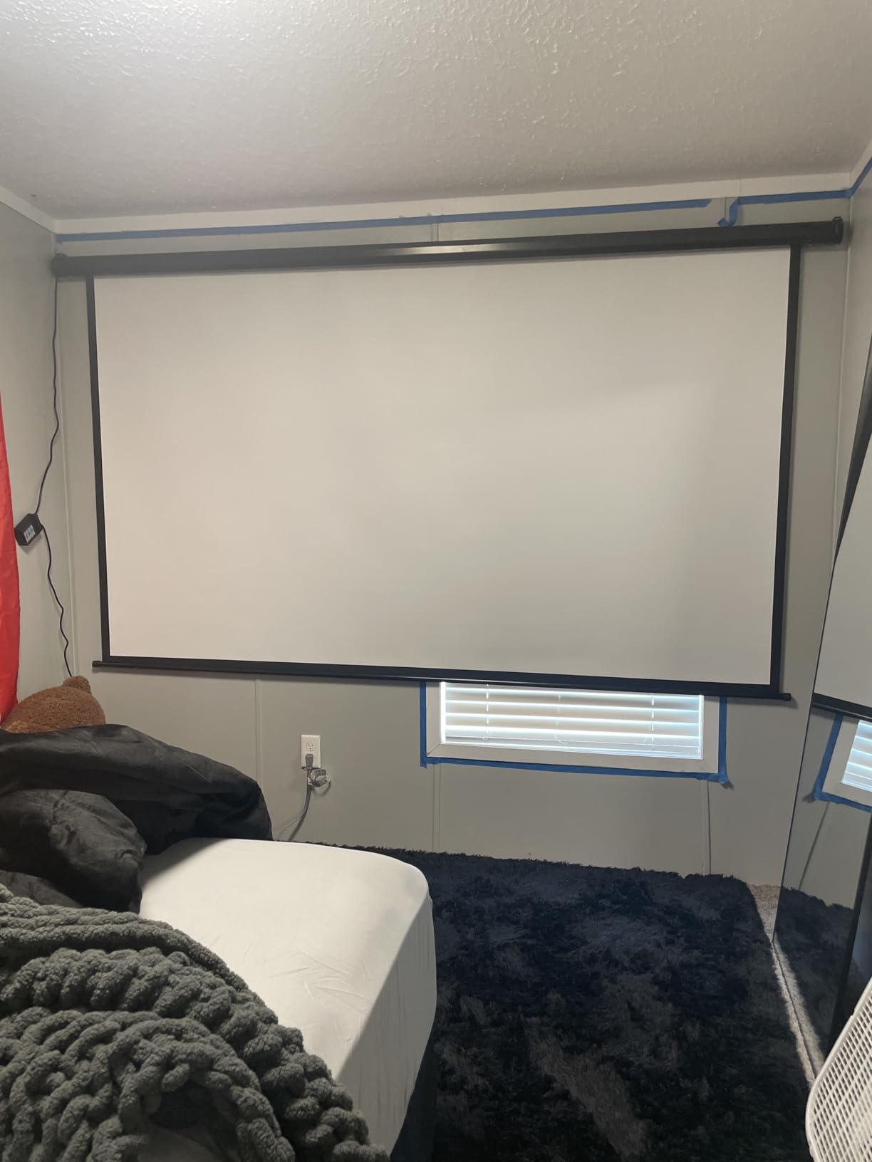 Auto Motorized Projector Screen with Remote Control, 120 inch, 4:3 Ratio | Wall/Ceiling Mounted Electric Movie Screen Wrinkle-Free, Great for Home Office Theater TV, Black Frame customer photo 2