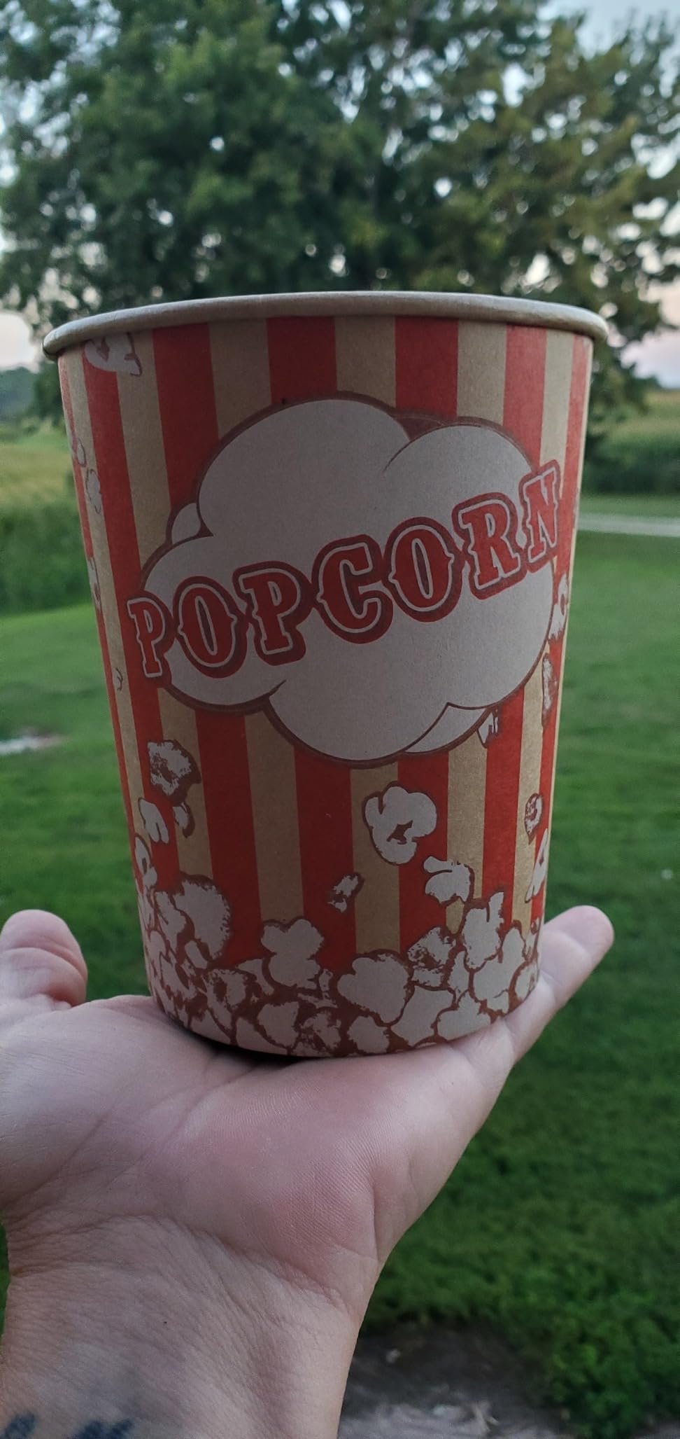 Stock Your Home 32 Oz Kraft Popcorn Buckets (25 Count) - Greaseproof Vintage Style Disposable Popcorn Containers for Movie Theaters, Amusement Parks, Concession Stands & Themed Parties customer photo 1