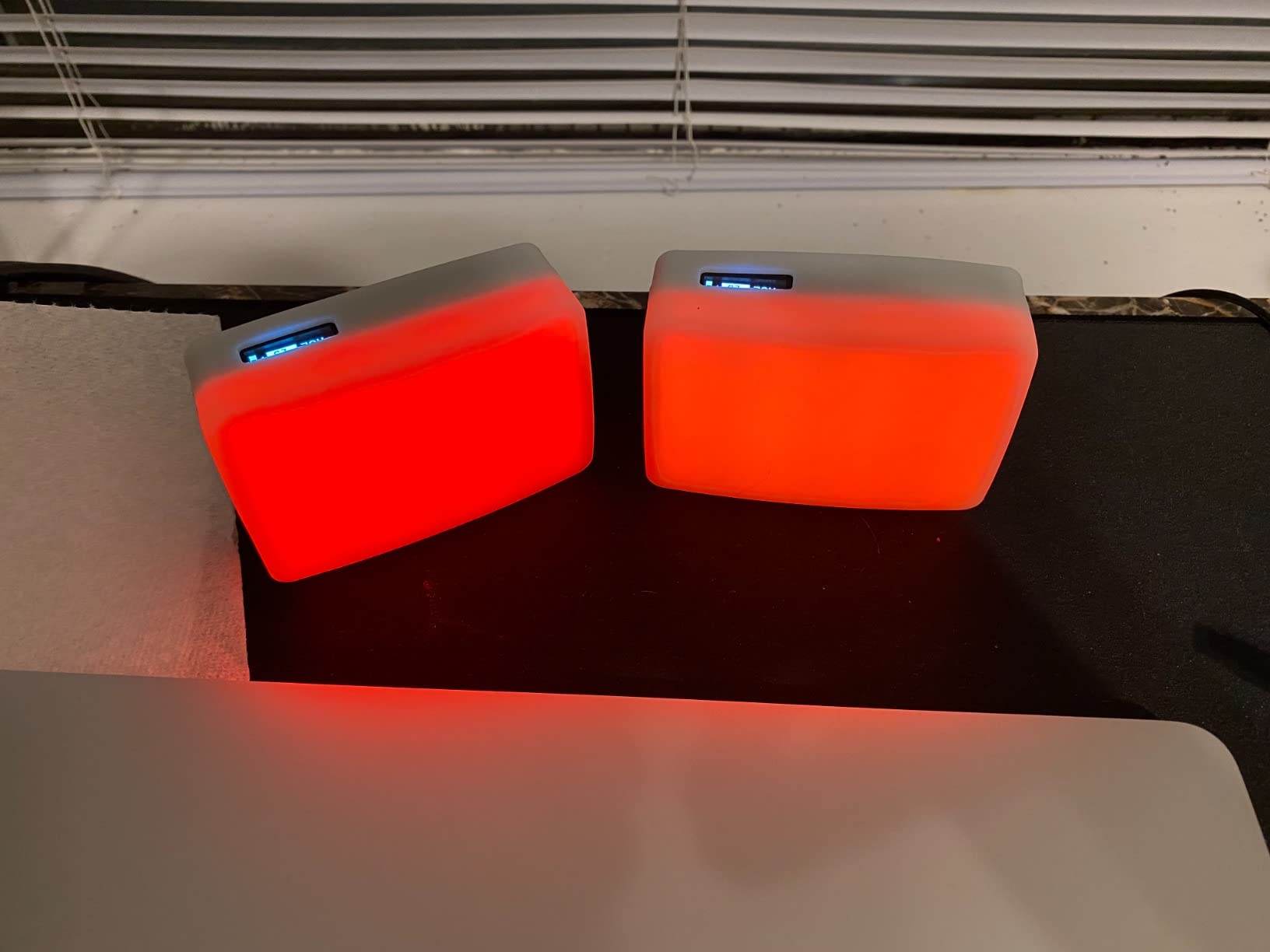 Aputure MC RGBWW On Camera Video Light | CRI/TLCI 96+, Temperature 3200K-6500K, HSI Mode, Support Magnetic Attraction and App with USB-C PD and Wireless Charging customer photo 1