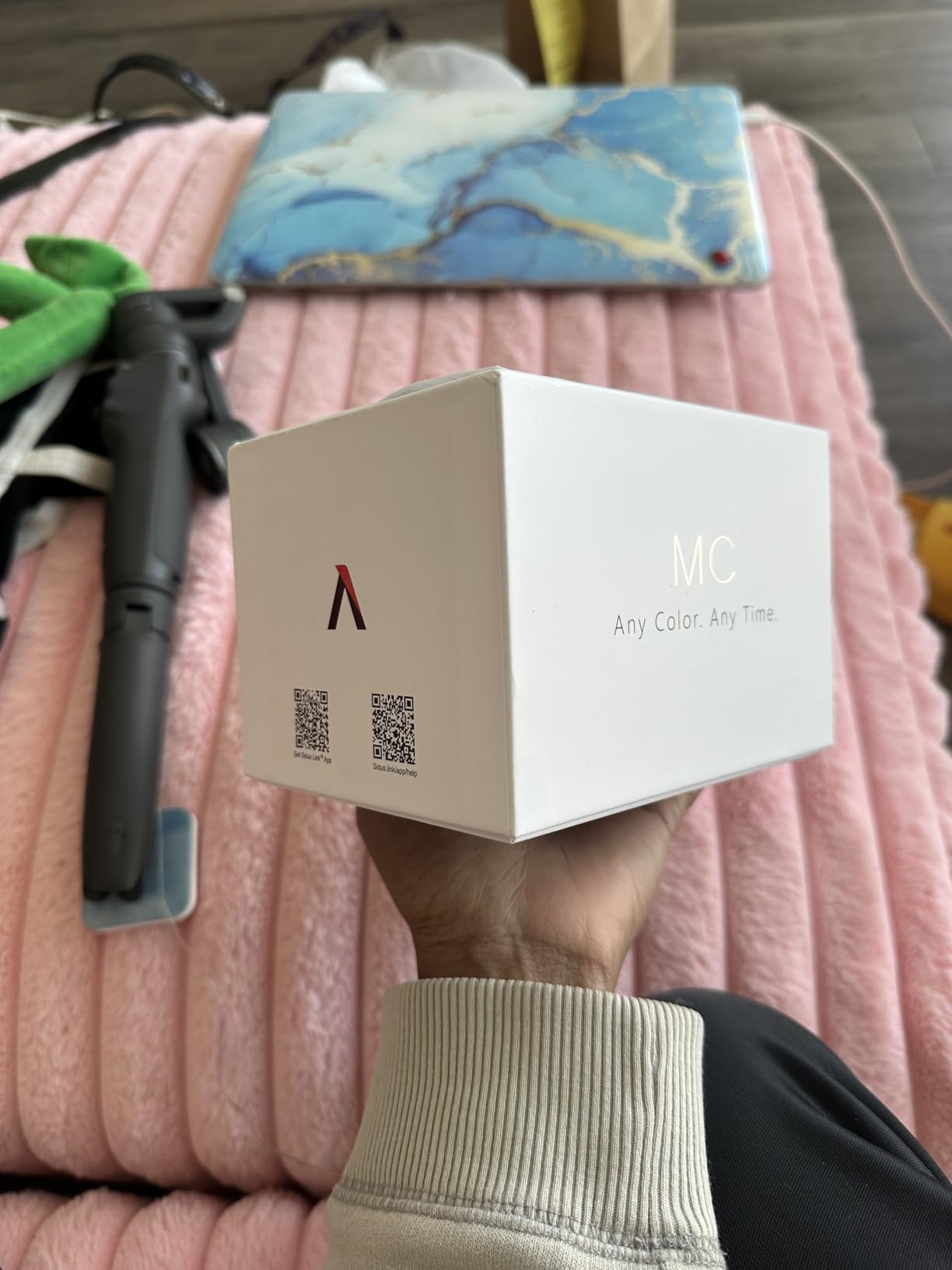 Aputure MC RGBWW On Camera Video Light | CRI/TLCI 96+, Temperature 3200K-6500K, HSI Mode, Support Magnetic Attraction and App with USB-C PD and Wireless Charging customer photo 2