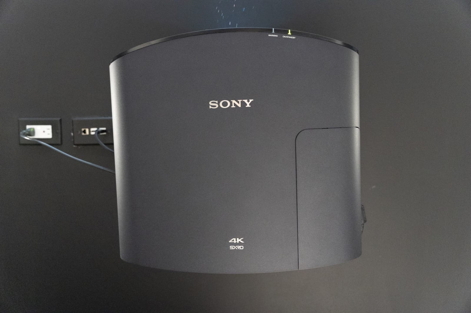 Sony VW325ES 4K HDR Home Theater Projector VPL-VW325ES, Black customer photo 2
