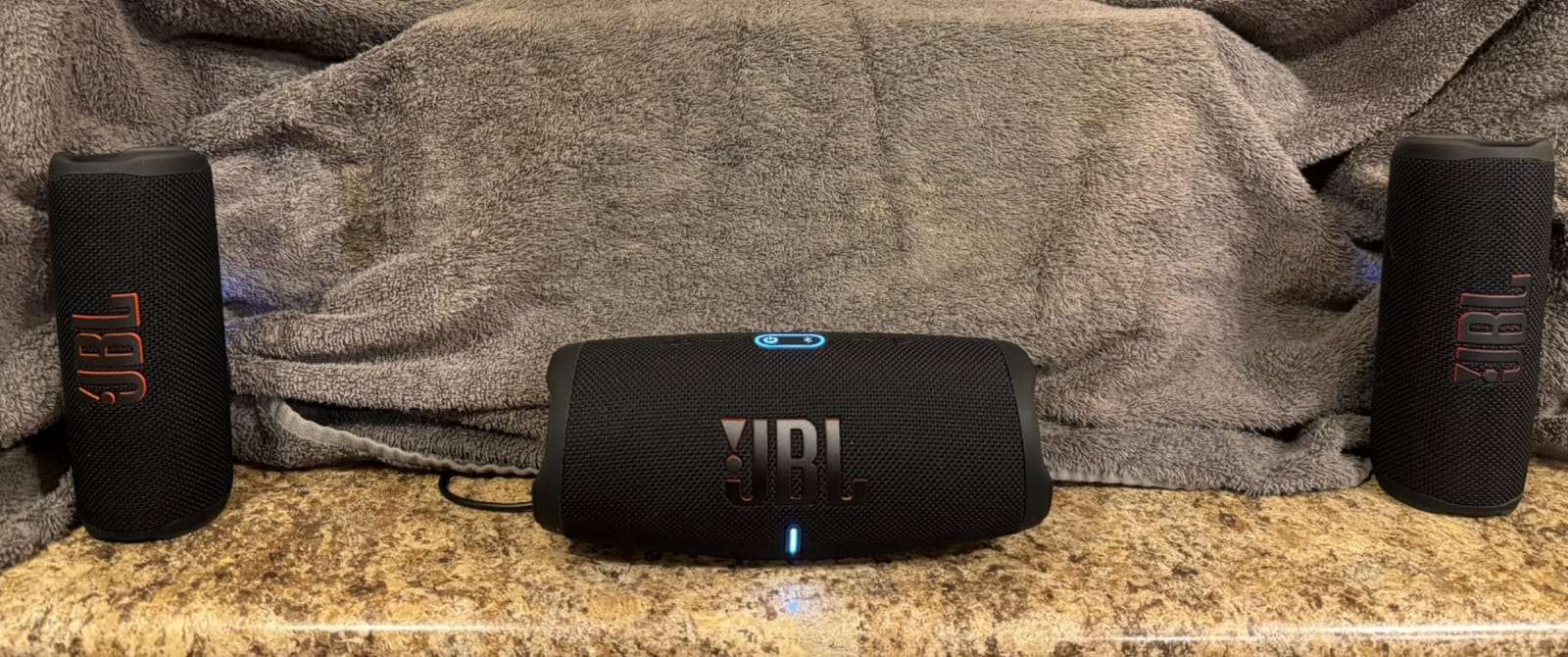 JBL Flip 6 - Portable Waterproof Speaker - Black customer photo 2