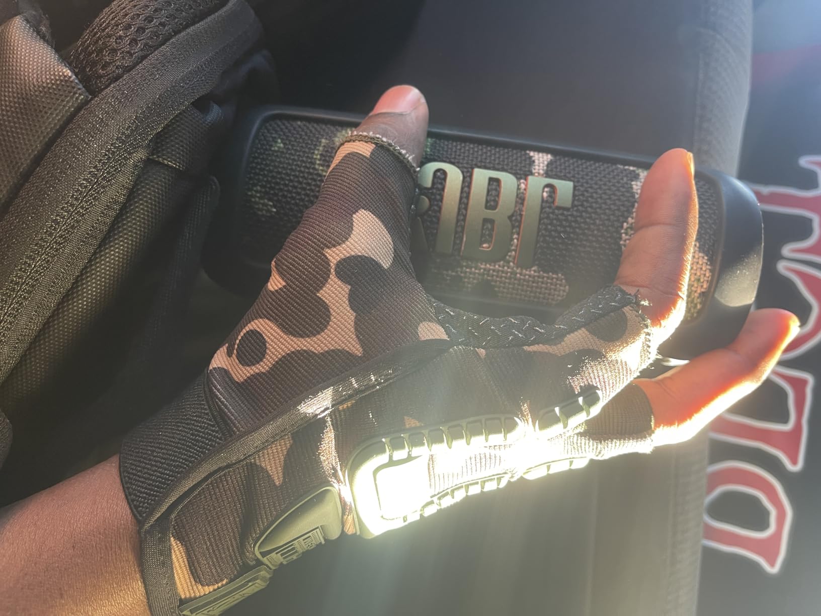 JBL Flip 6 Portable Waterproof Speaker customer photo 1