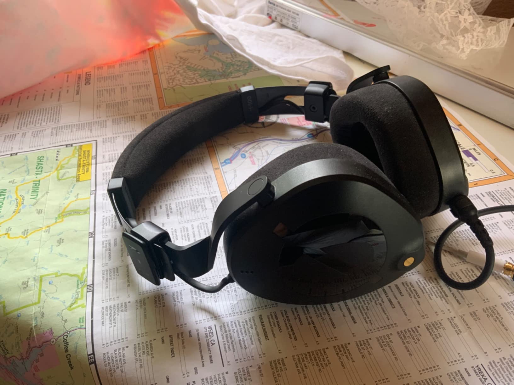 RØDE NTH-100 Professional Over-ear Headphones For Content Creation, Music Production, Mixing and Audio Editing, Podcasting, Location Recording, Black customer photo 2