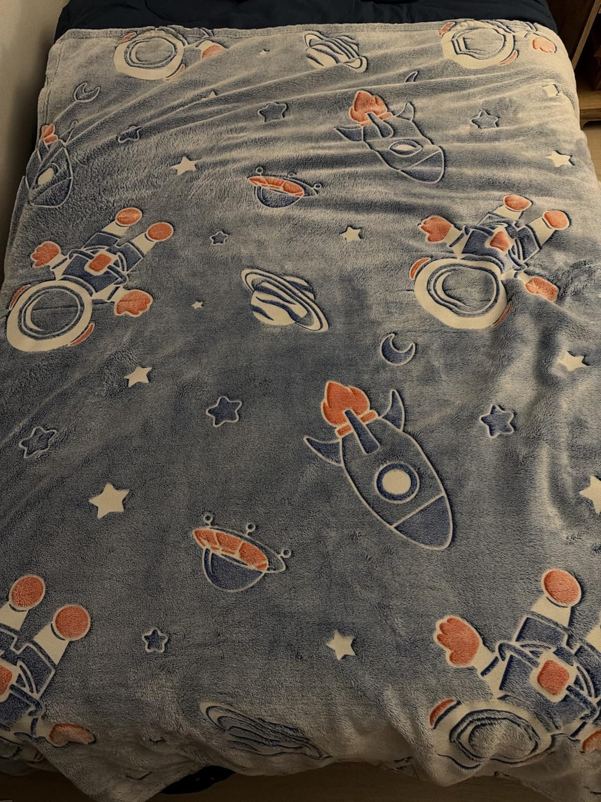 Glow in The Dark Blanket Dinosaur Throw Blanket for Boys Kids Soft Warm Cozy Cute Dino Blanket Unique Dinosaurs Toys Gifts Gray Glowing Dinosaur Room Decor Blankets for Girls Teens 50