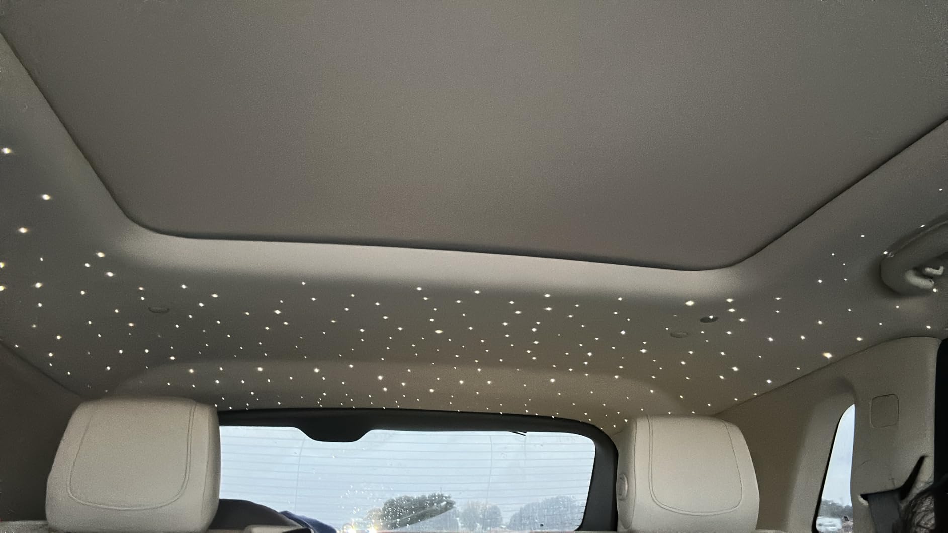 CHINLY Twinkle 650pcs 13.1ft 0.03in Fiber Optic Lights Starlight Headliner kit, Music Mode Bluetooth APP Control Remote, RGBW Star roof Lights for Star Headliner/Home Theater/Pool Ceiling customer photo 2