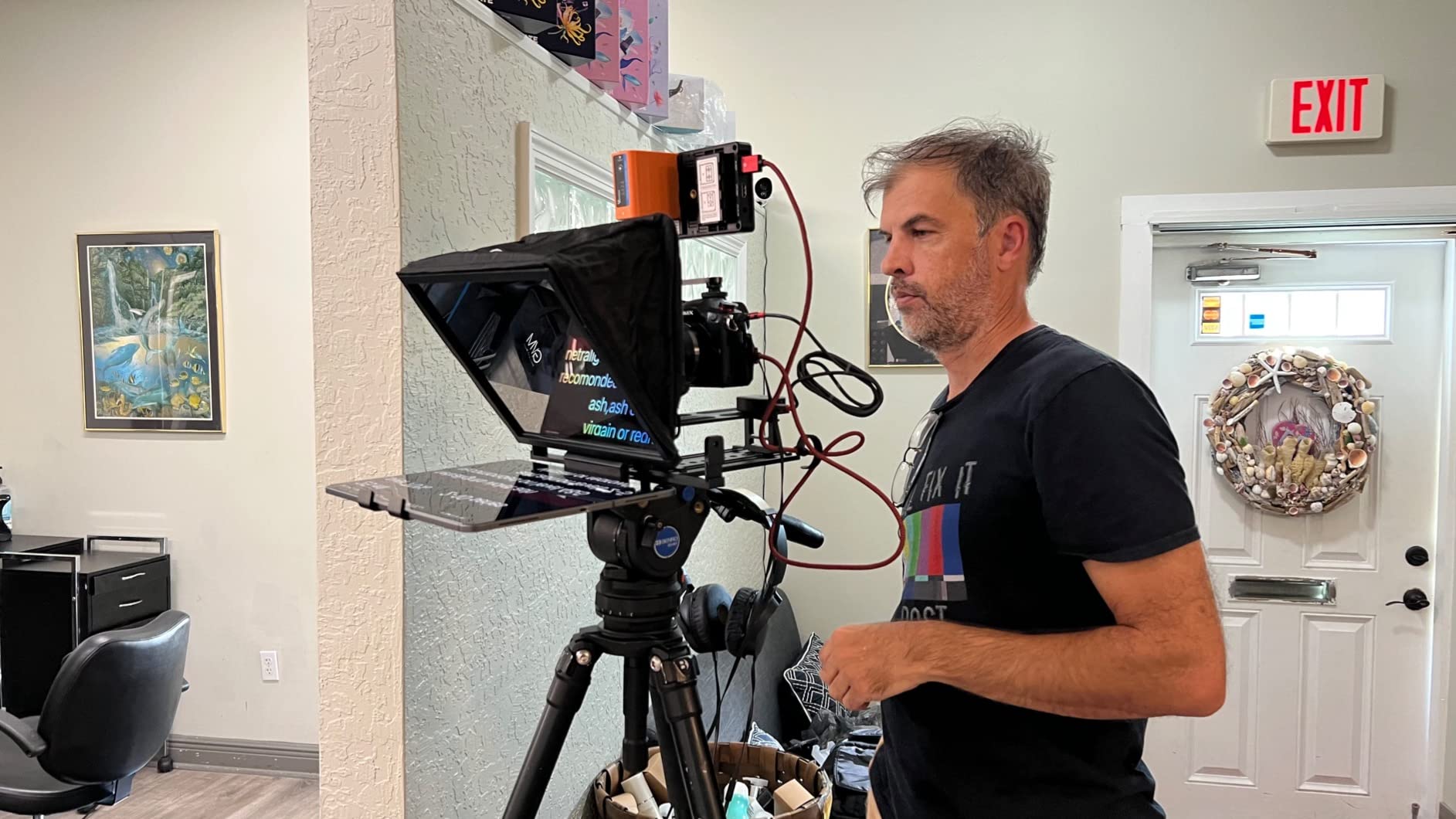 NEEWER Teleprompter X14 with RT-110 Remote & APP Control (Bluetooth Connection via NEEWER Teleprompter App), Portable No Assembly Compatible with iPad Android Tablet, Smartphone, DSLR Camera customer photo 1