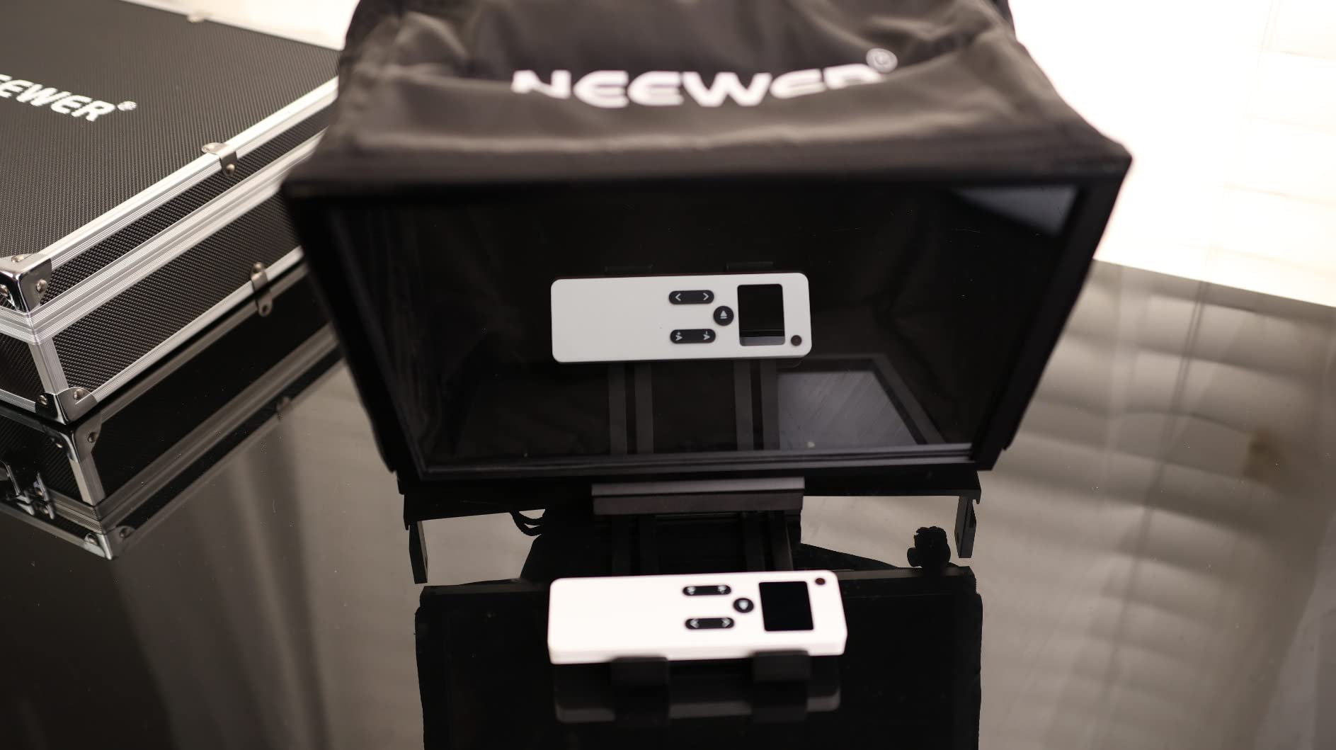 NEEWER Teleprompter X14 with RT-110 Remote & APP Control (Bluetooth Connection via NEEWER Teleprompter App), Portable No Assembly Compatible with iPad Android Tablet, Smartphone, DSLR Camera customer photo 2