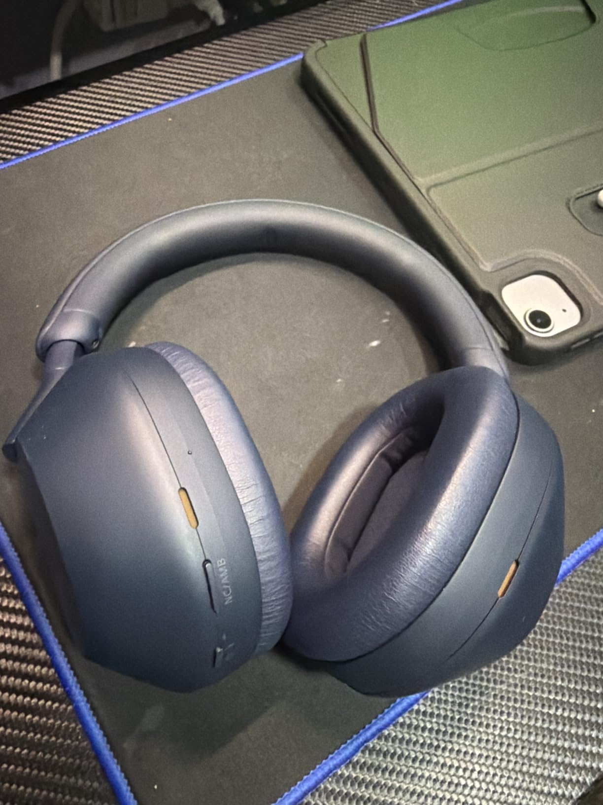 Sony WH-1000XM5 Premium Noise Cancelling Wireless Headphones, Midnight Blue | Auto NC Optimizer, Up to 30 Hrs of Battery, Carrying Case, Crystal Clear Calls, Touch Control, Multipoint Connection customer photo 1