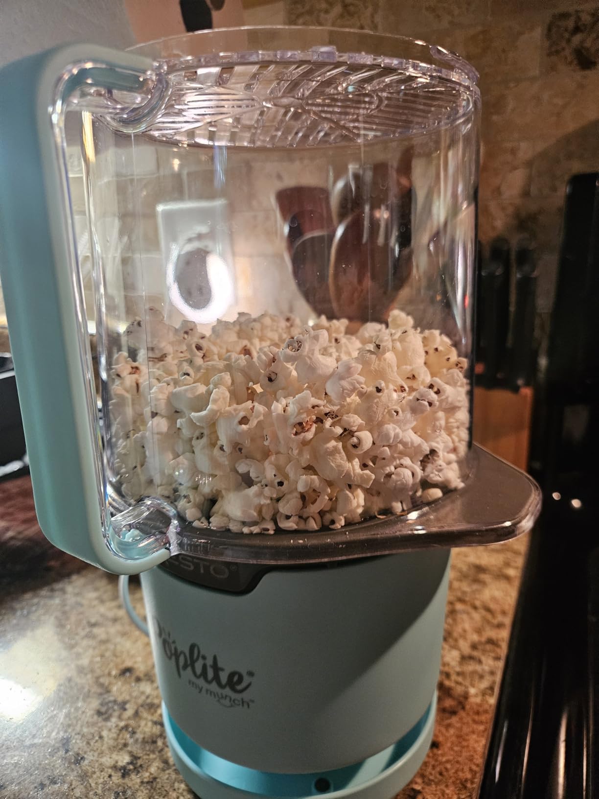Presto 04811 PopLite My Munch Hot Air Popcorn Popper - Personal Sized, Built-In Serving Bowl, Compact Design, 8 Cups, Blue customer photo 1