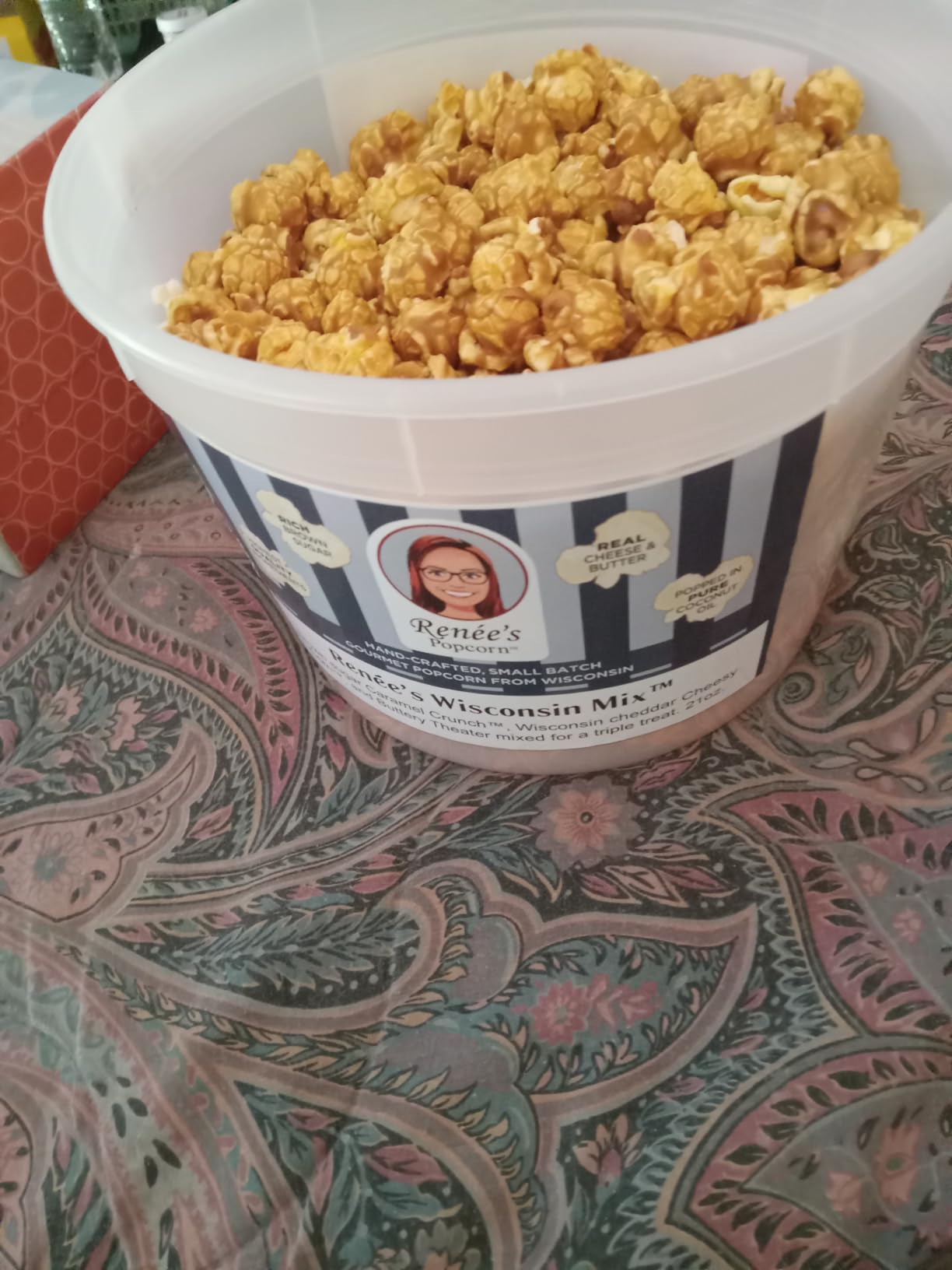 Renee's Wisconsin Mix Connoisseur Popcorn, 3 Flavors, 1.1 Gal Reseal Bucket customer photo 1