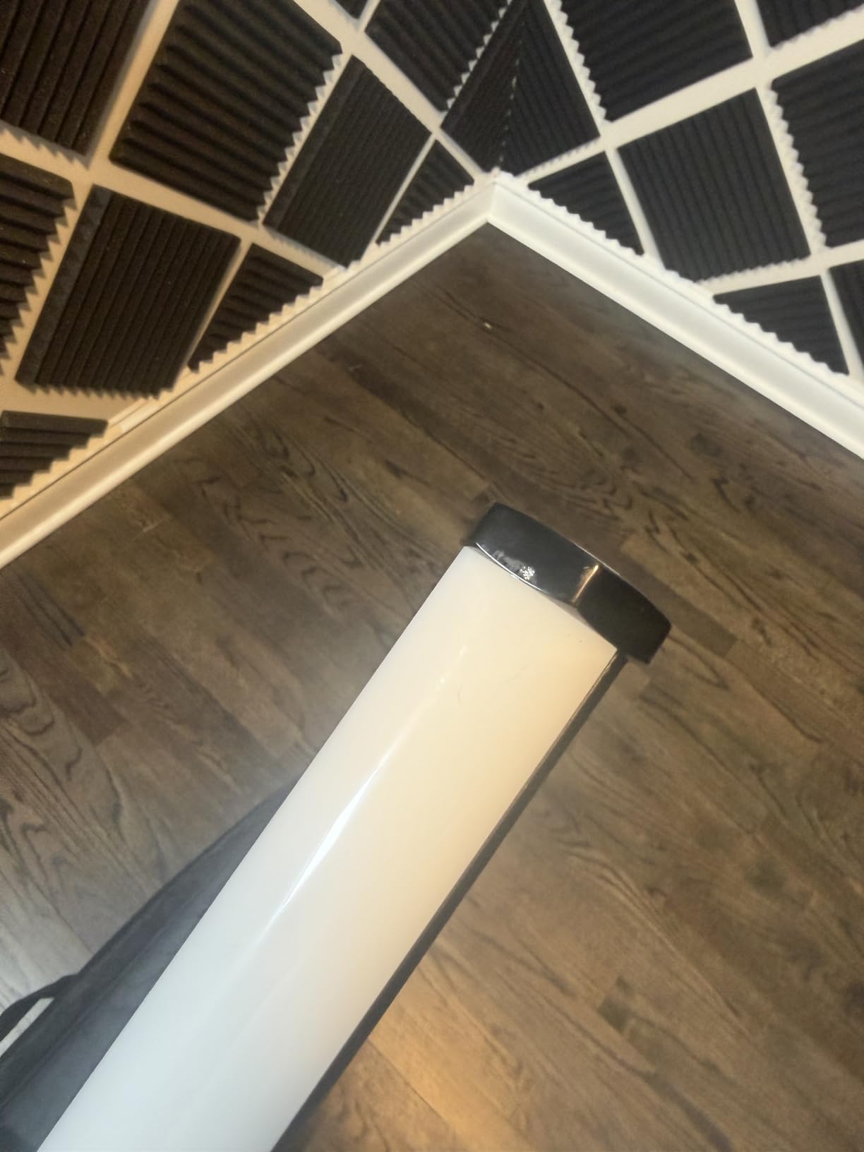 Lume Cube RGB 4' XL Tube Light for Photo & Video | RGBWW Full Color Tube Light | Bluetooth App Controlled | Millions of Colors | Aluminum Durable Design | 97+ CRI customer photo 2