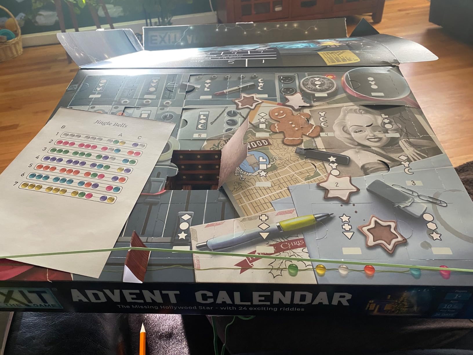 EXIT: The Game - Advent Calendar - The Missing Hollywood Star | Christmas | Calendar | Advent | Mystery Game | Family Activity | Ages 10+ customer photo 1