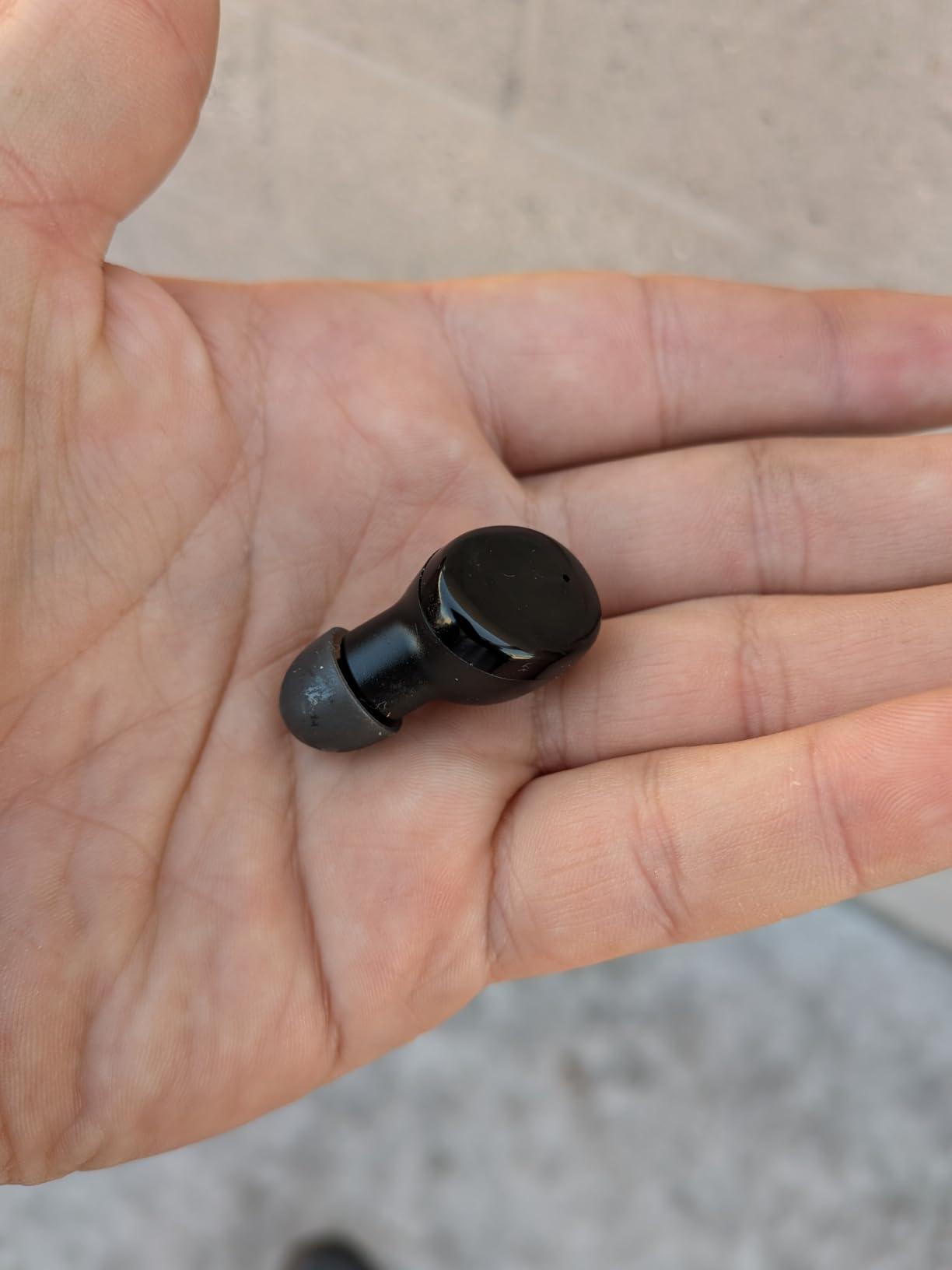 kurdene Wireless Earbuds Bluetooth 5.3 in Ear Buds Light Weight Headphones, Deep Bass Sound, Built in Mics Headset, Clear Calls Earphones for Sports Workout Black customer photo 2