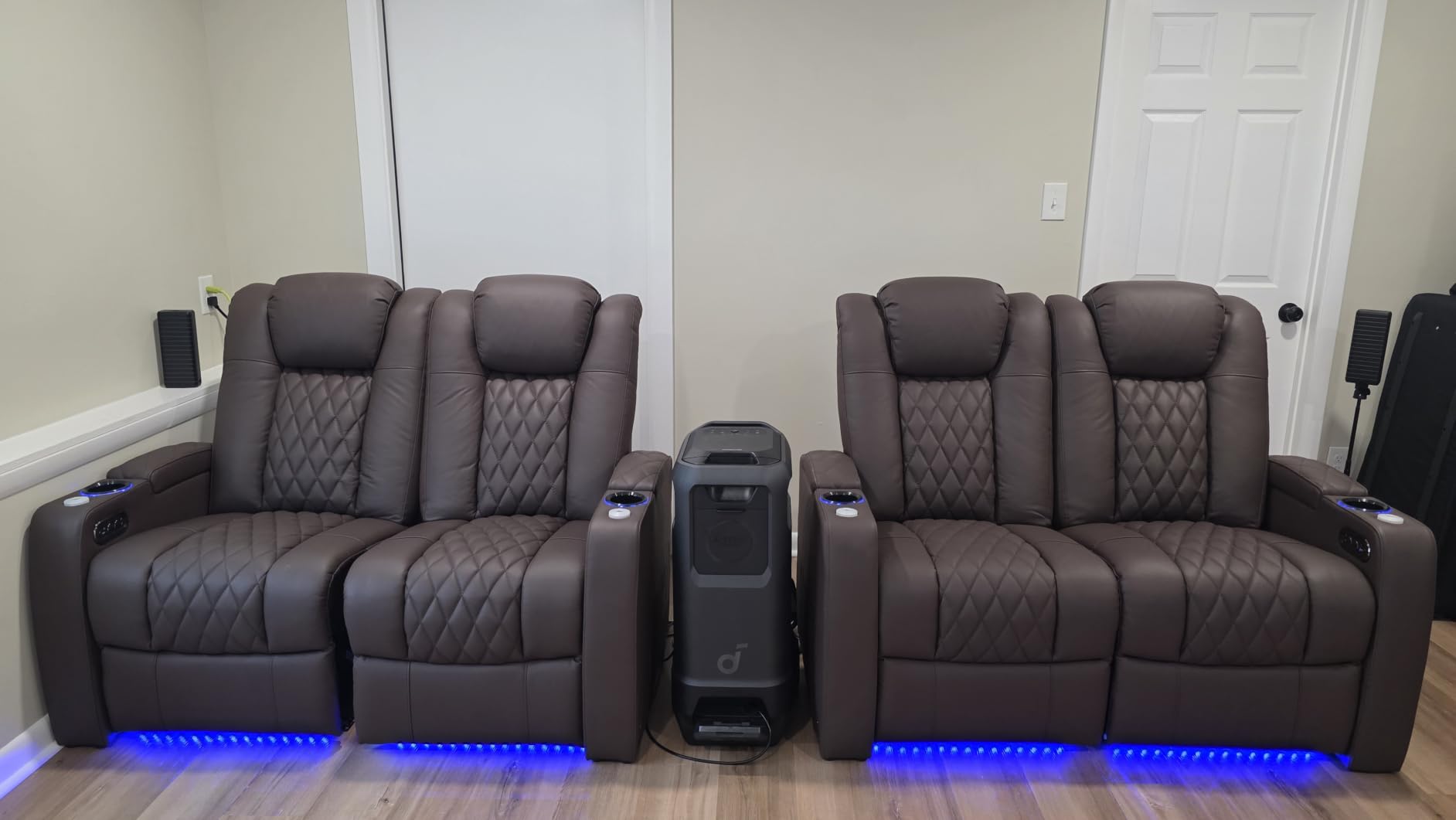 comfiroom Top-Grain Leather Home Theater Seating, Dual-Motor Power Recliner | Classic Black Zero Gravity Motorized Theater Chair with USB-C Charging, Adjustable Headrest, Tray Table, Row of 2 Loveseat customer photo 1