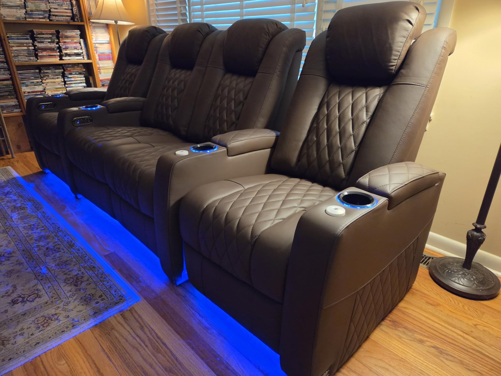 comfiroom Top-Grain Leather Home Theater Seating, Dual-Motor Power Recliner | Classic Black Zero Gravity Motorized Theater Chair with USB-C Charging, Adjustable Headrest, Tray Table, Row of 2 Loveseat customer photo 2