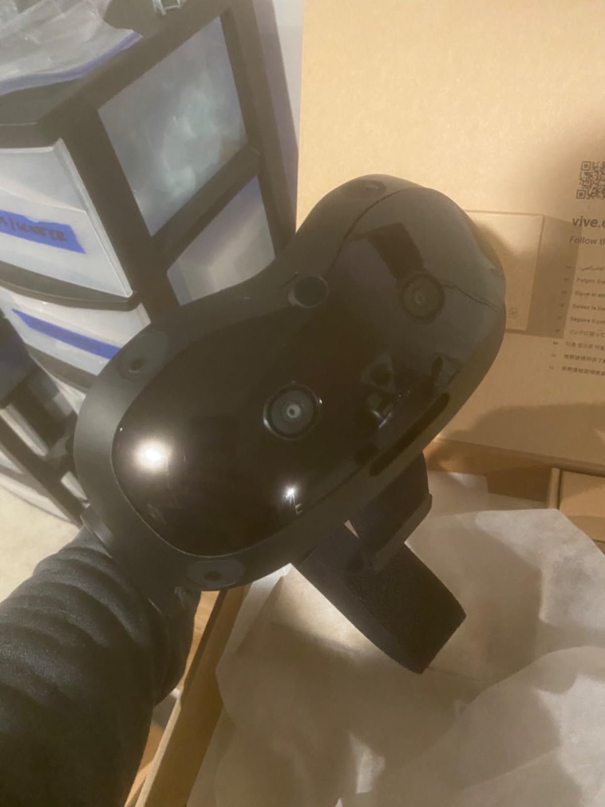 HTC Vive Focus Vision - Mixed Mixed Reality and PC VR Headset + Controllers - Consumer Edition customer photo 2