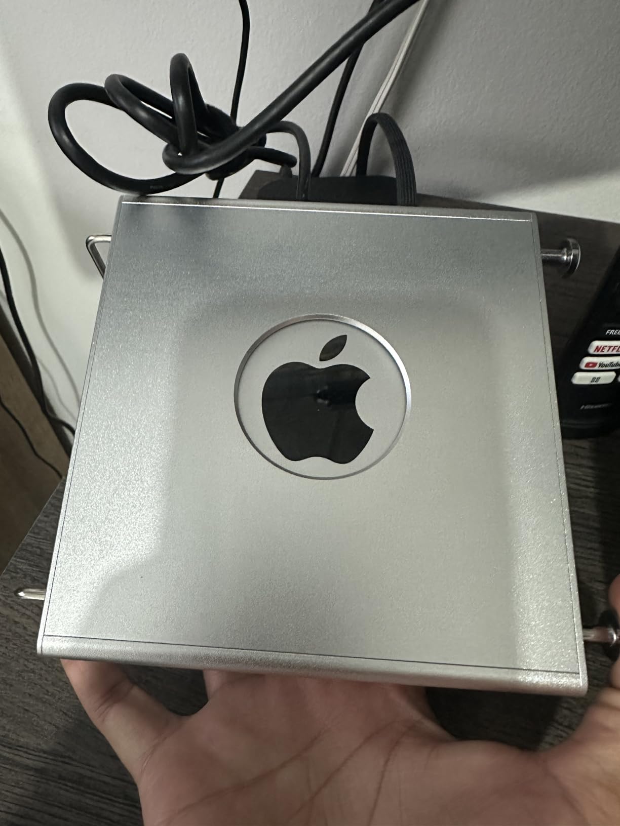 Apple 2024 Mac mini Desktop Computer with M4 chip with 10-core CPU and 10-core GPU: Built for Apple Intelligence, 16GB Unified Memory, 512GB SSD Storage, Gigabit Ethernet. Works with iPhone/iPad customer photo 2