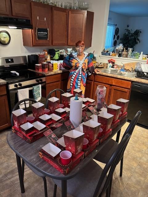 Baffect Movie Night Snack Trays 100pcs Movie Night Supplies (Classic) | 20 Movie Night Trays, 20 Popcorn Boxes, 20 Salad Bowls, 20 Nacho Bowls, 20 Movie Party Invitations For Family Movie Night customer photo 1