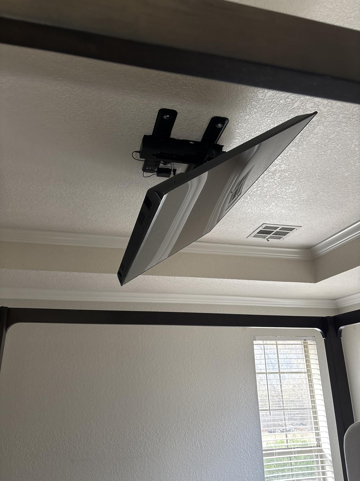 VIVO Electric Flip Down Ceiling TV Mount for 37 to 70 inch Screens, Large Motorized Flat or Pitched Ceiling VESA Mount, Holds up to 99 lbs, App and Voice Control, Black, MOUNT-E-FD75C customer photo 1