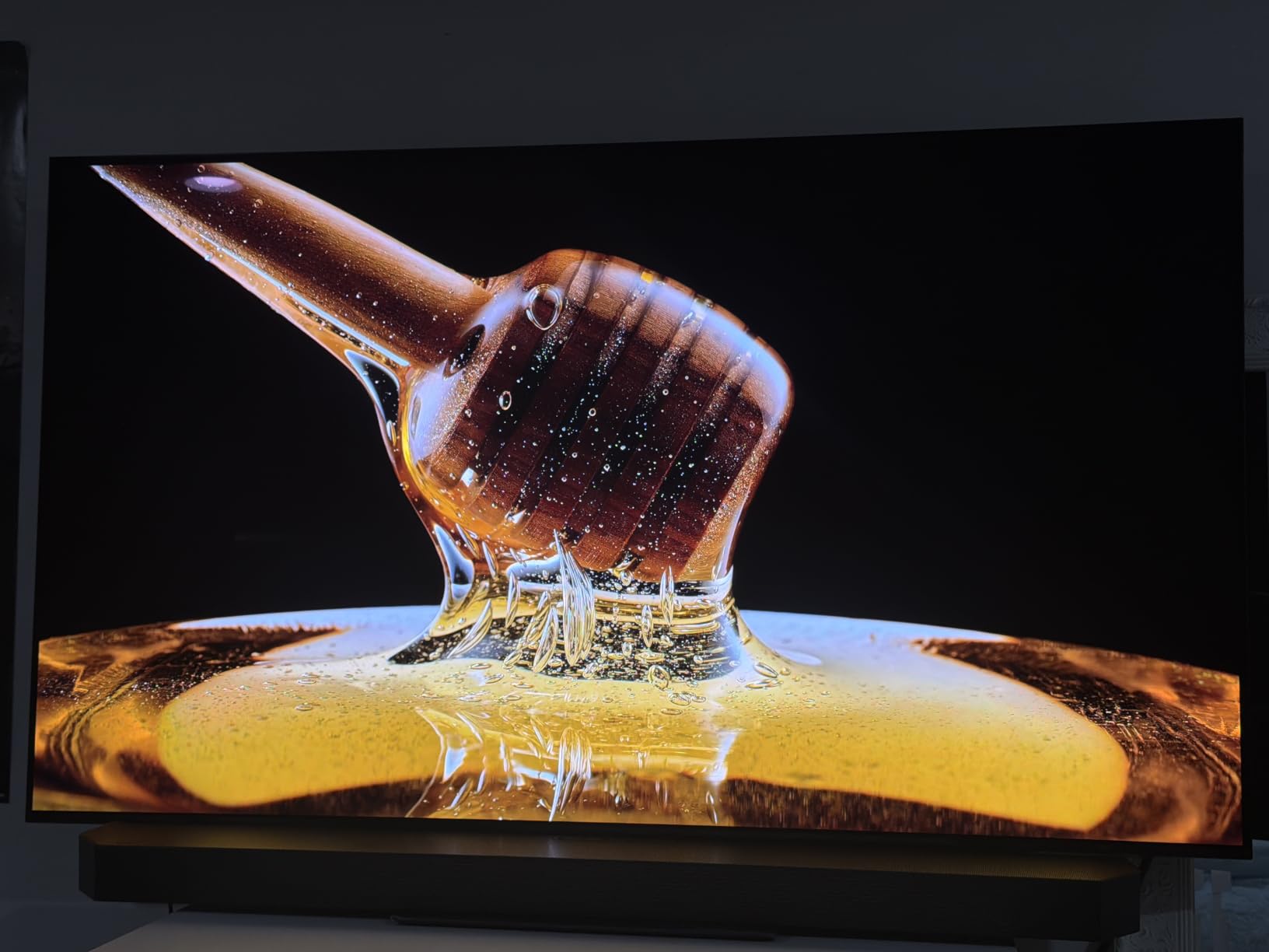 Samsung 65-Inch Class OLED S90F 4K Smart TV (2025 Model) NQ4 AI Gen3 Processor Upscaling Pro HDR +, Motion Xcelerator 144Hz, Vision Alexa Built-in customer photo 1