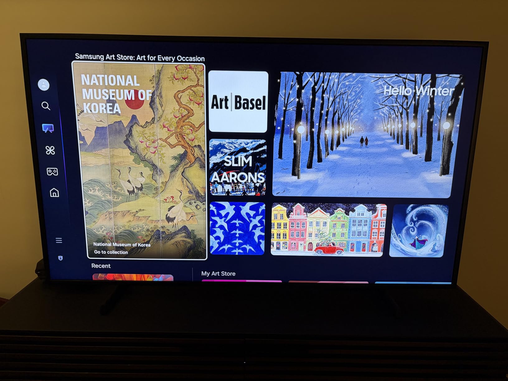 Samsung 55-Inch Class The Frame LS03F 4K QLED Smart TV (2025 Model) Slim Fit Wall Mount, Modern Frame Design, NQ4 AI Gen2 Processor, Art Mode, Artful Picture Quality, Samsung Vision AI, Alexa Built-in customer photo 1