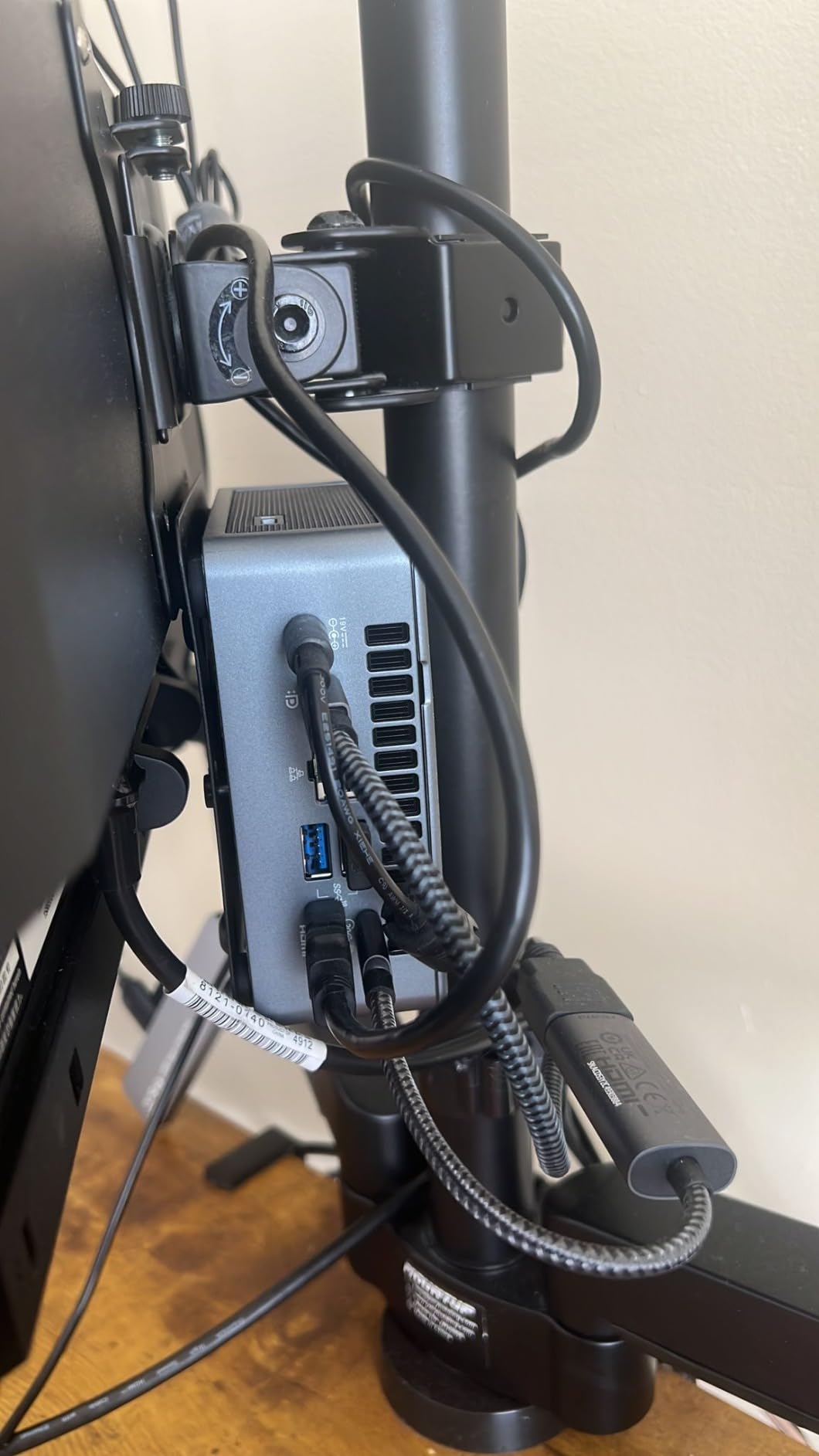 GEEKOM A6 Aurora Edition Mini PC with AMD Ryzen 7 6800H, 32GB DDR5 RAM(Upgradable, Not LPDDR) 1TB PCIe 4.0 NVMe SSD, Compact Aluminium Design Desktop Computer, USB4/8K/Wi-Fi 6E/SD Slot customer photo 2