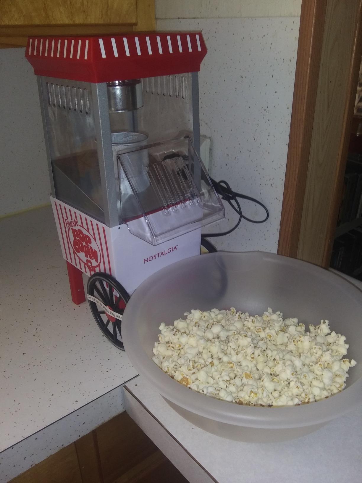 Nostalgia 8-Cup Hot Air Popcorn Maker & Bowl - 2-In-1 Bowl & Lid, 2 oz Measuring Cup - Oil-Free Pop Corn for Movie Night, Snacks, Birthday Parties, and More - White customer photo 1