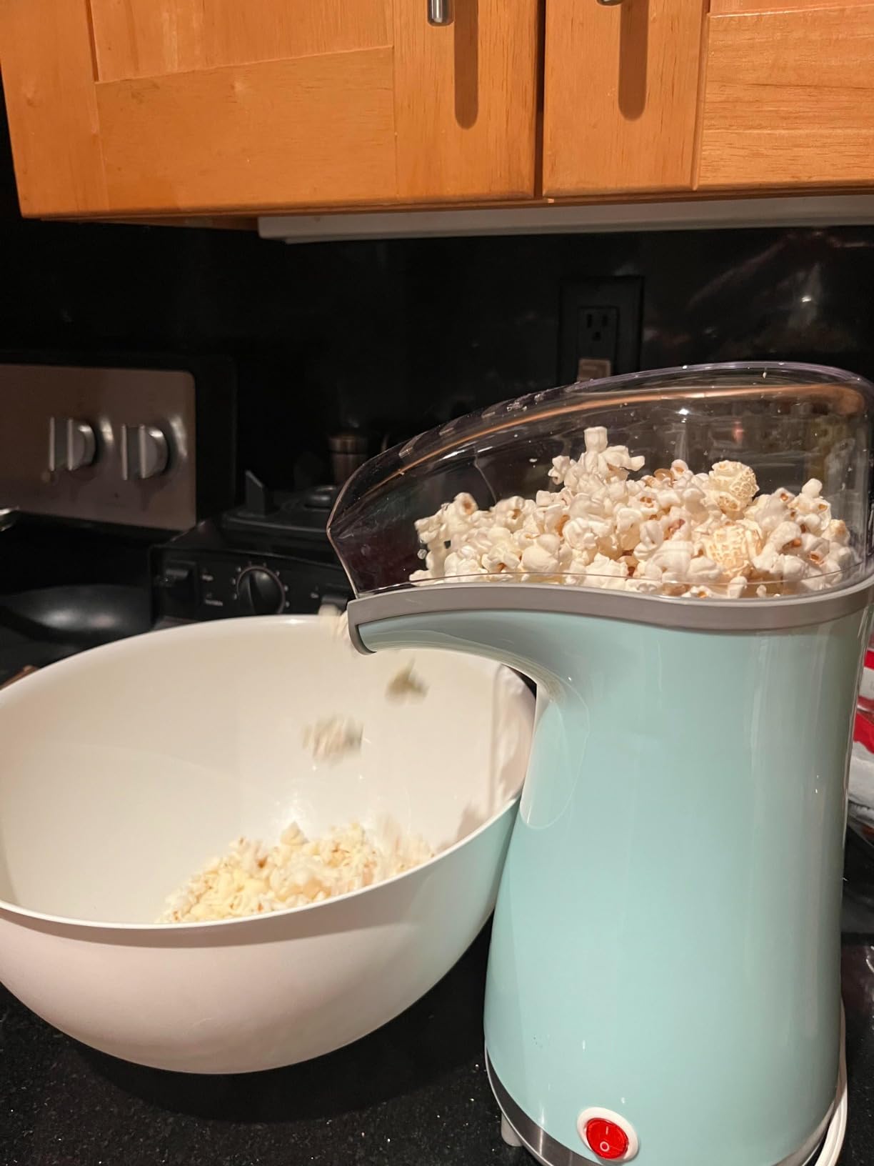Nostalgia 8-Cup Hot Air Popcorn Maker & Bowl - 2-In-1 Bowl & Lid, 2 oz Measuring Cup - Oil-Free Pop Corn for Movie Night, Snacks, Birthday Parties, and More - White customer photo 2
