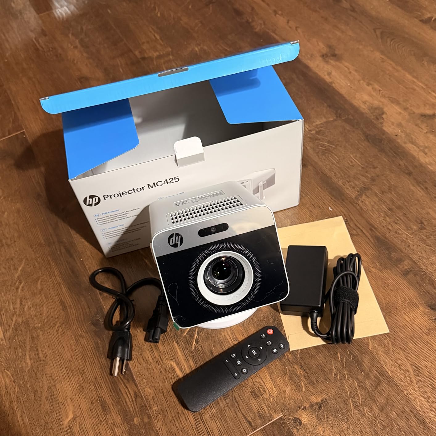 Mini Projector 1080P Full HD, HP MC425 Portable Projector, Projector with WiFi and Bluetooth, Short Throw Projector for Bedroom, Smart Outdoor Movie Projector 4K Support, Auto Focus & Keystone customer photo 2